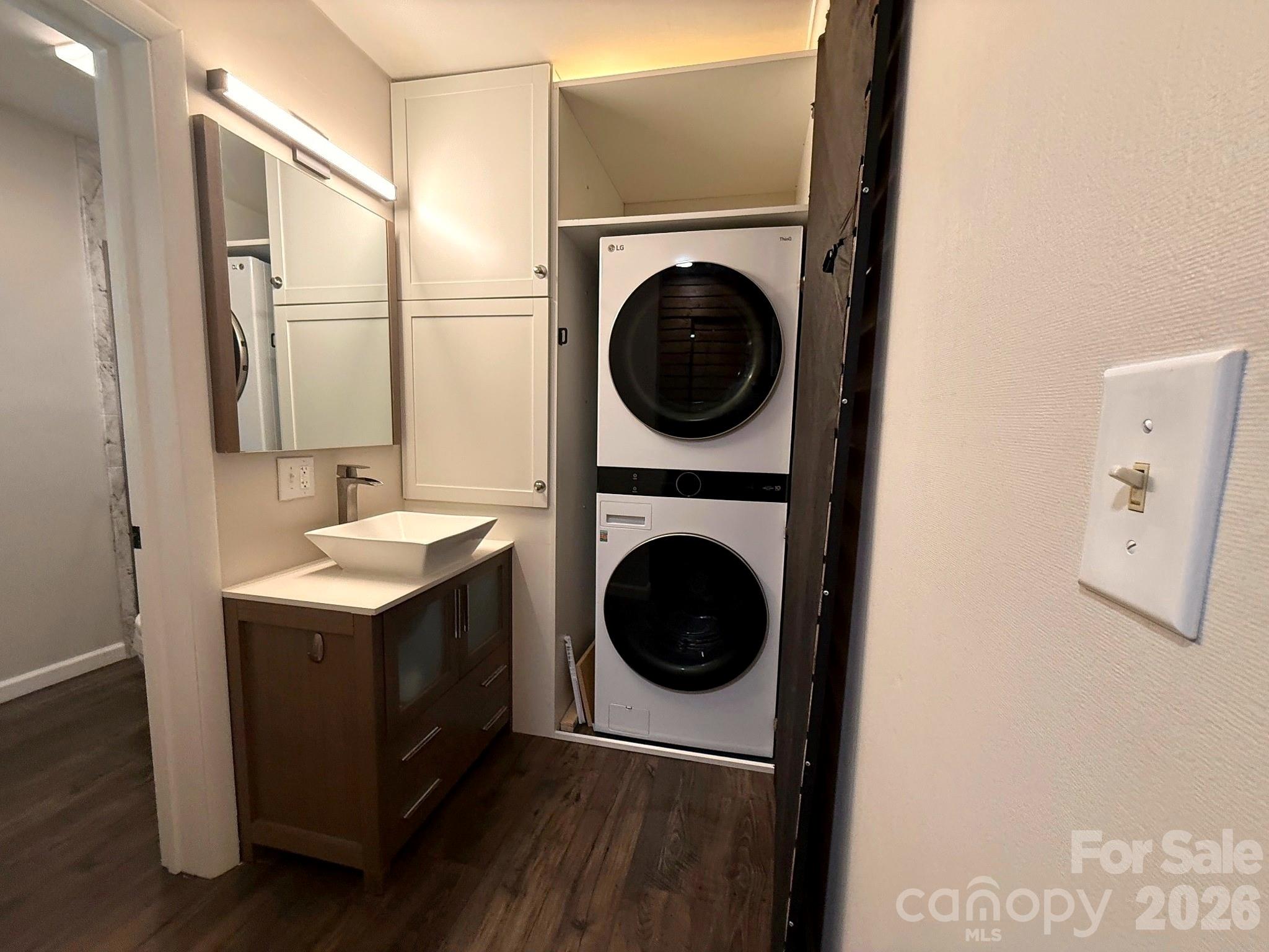 160 Whitney Boulevard 24 Property Photo 17