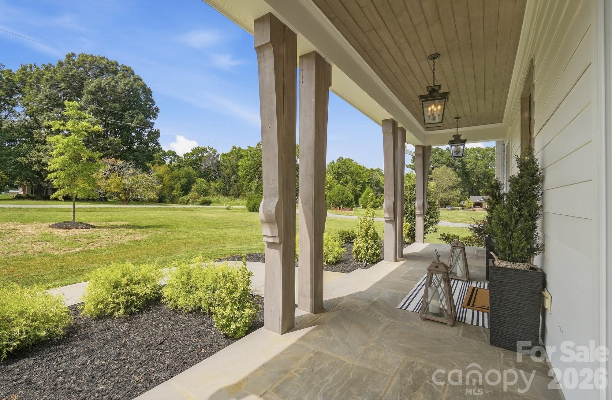 4055 Honey Tree Lane Property Photo 5
