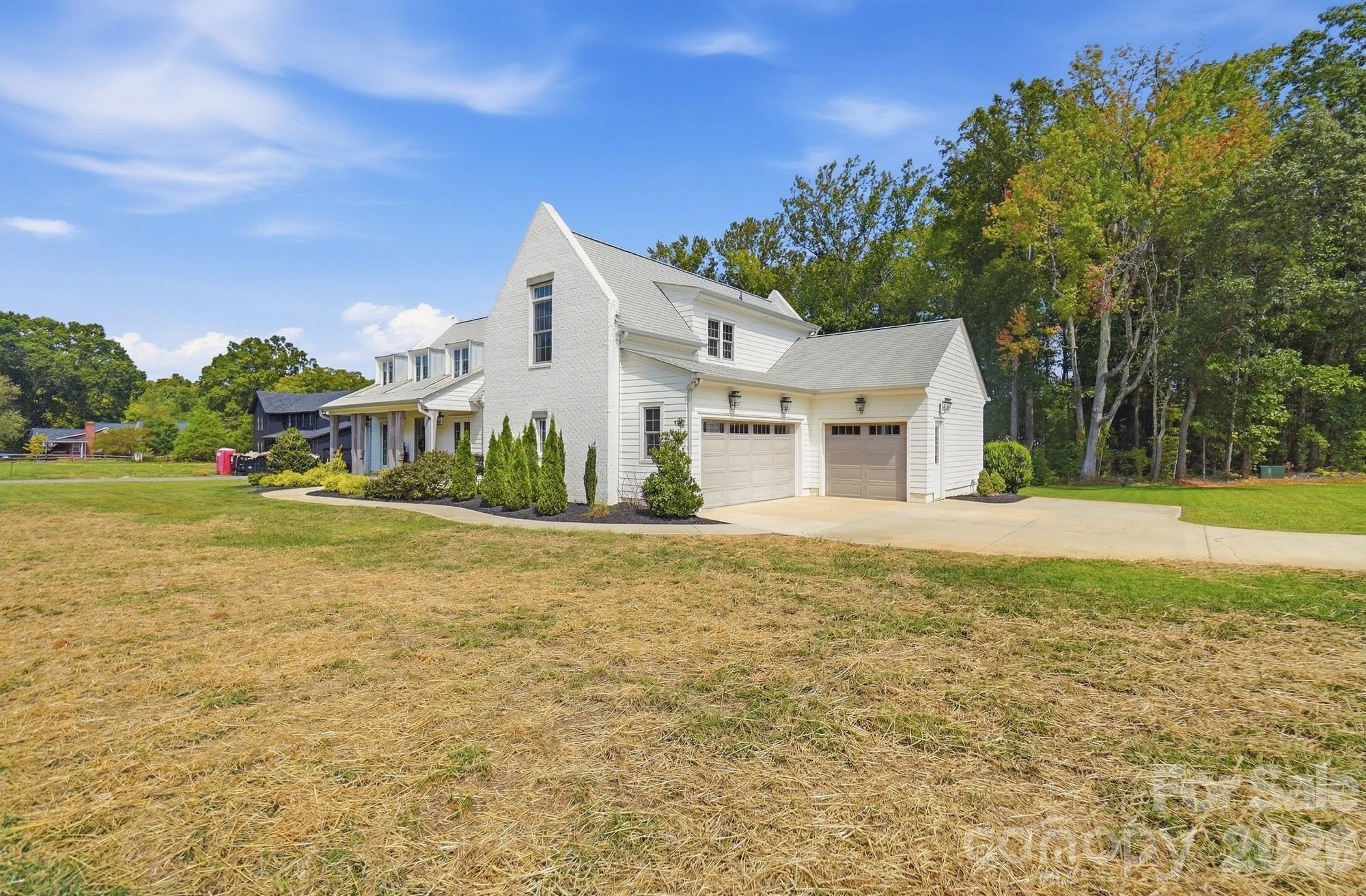 4055 Honey Tree Lane Property Photo 8