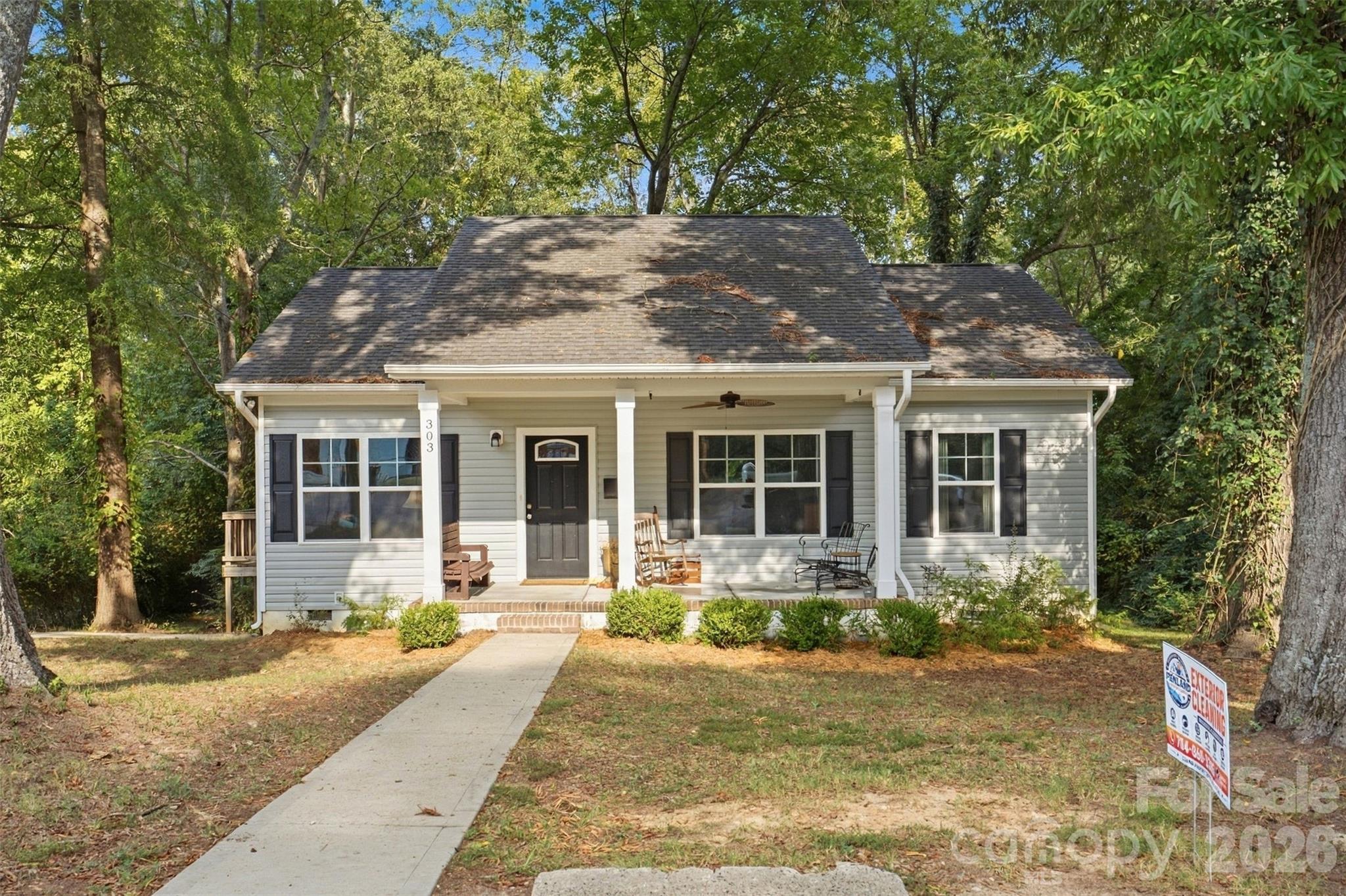 303 S Mountain Street Property Photo 1