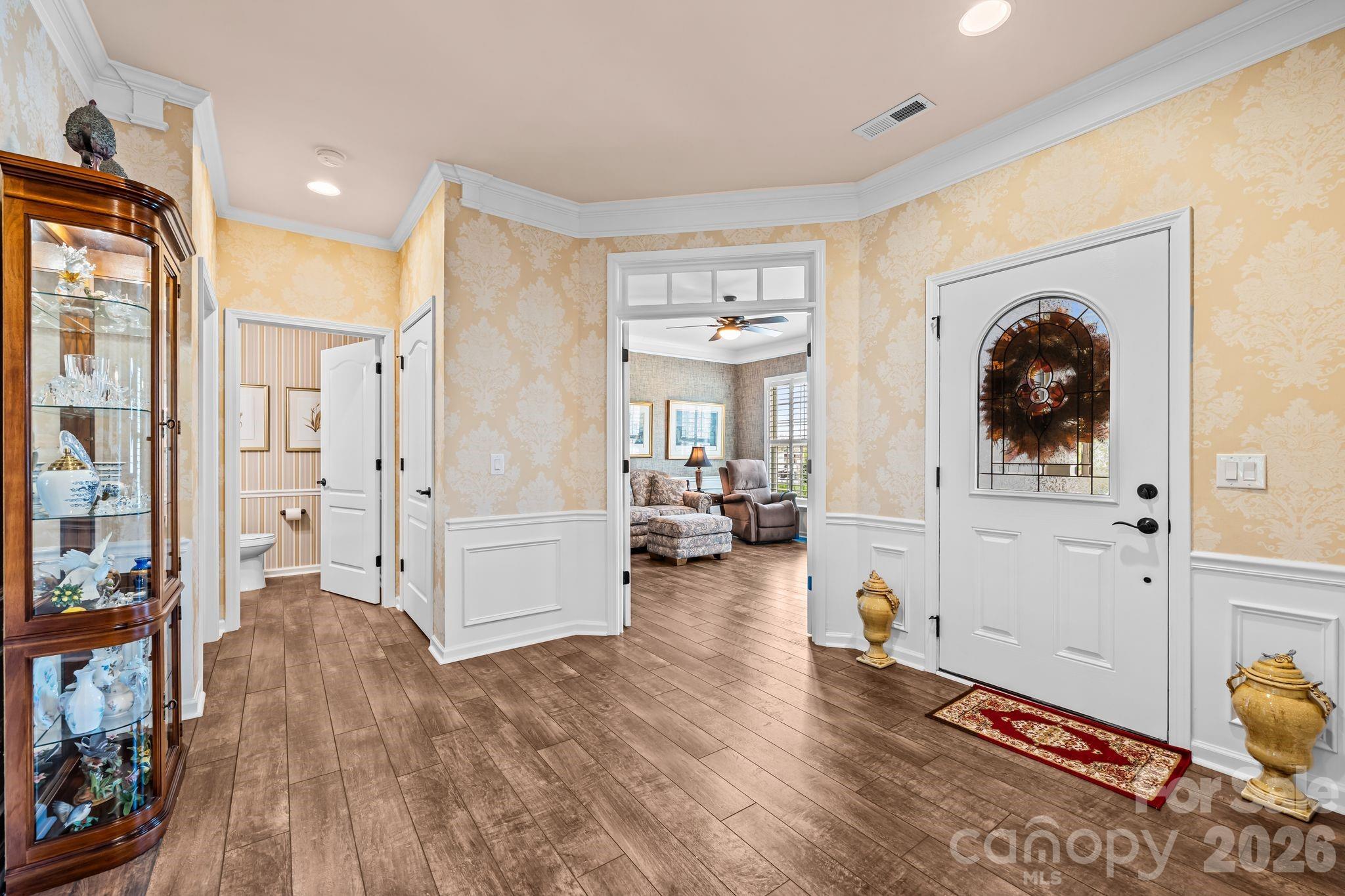 411 Haven Avenue Property Photo 6