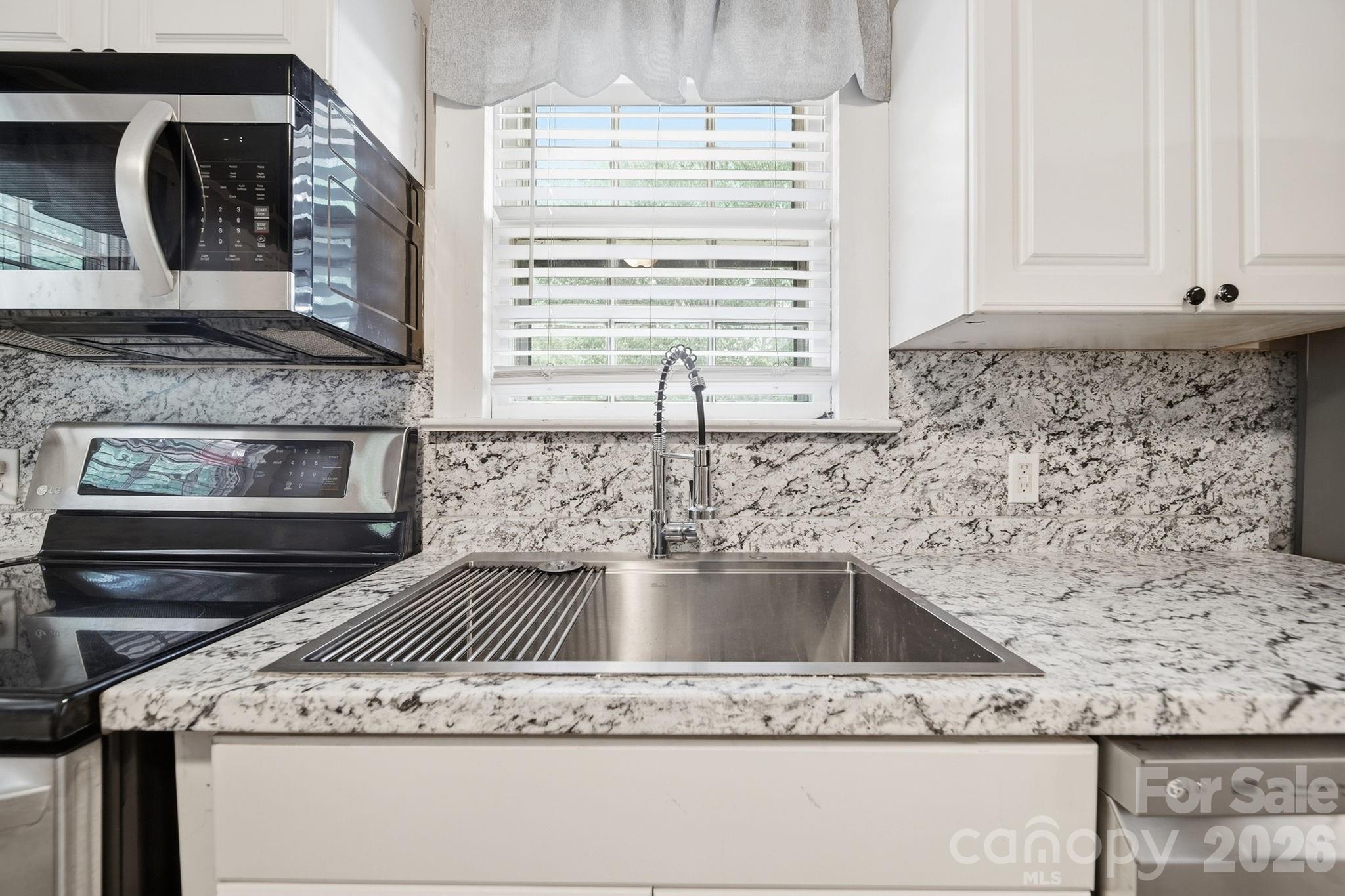 823 Great Falls Highway Property Photo 12