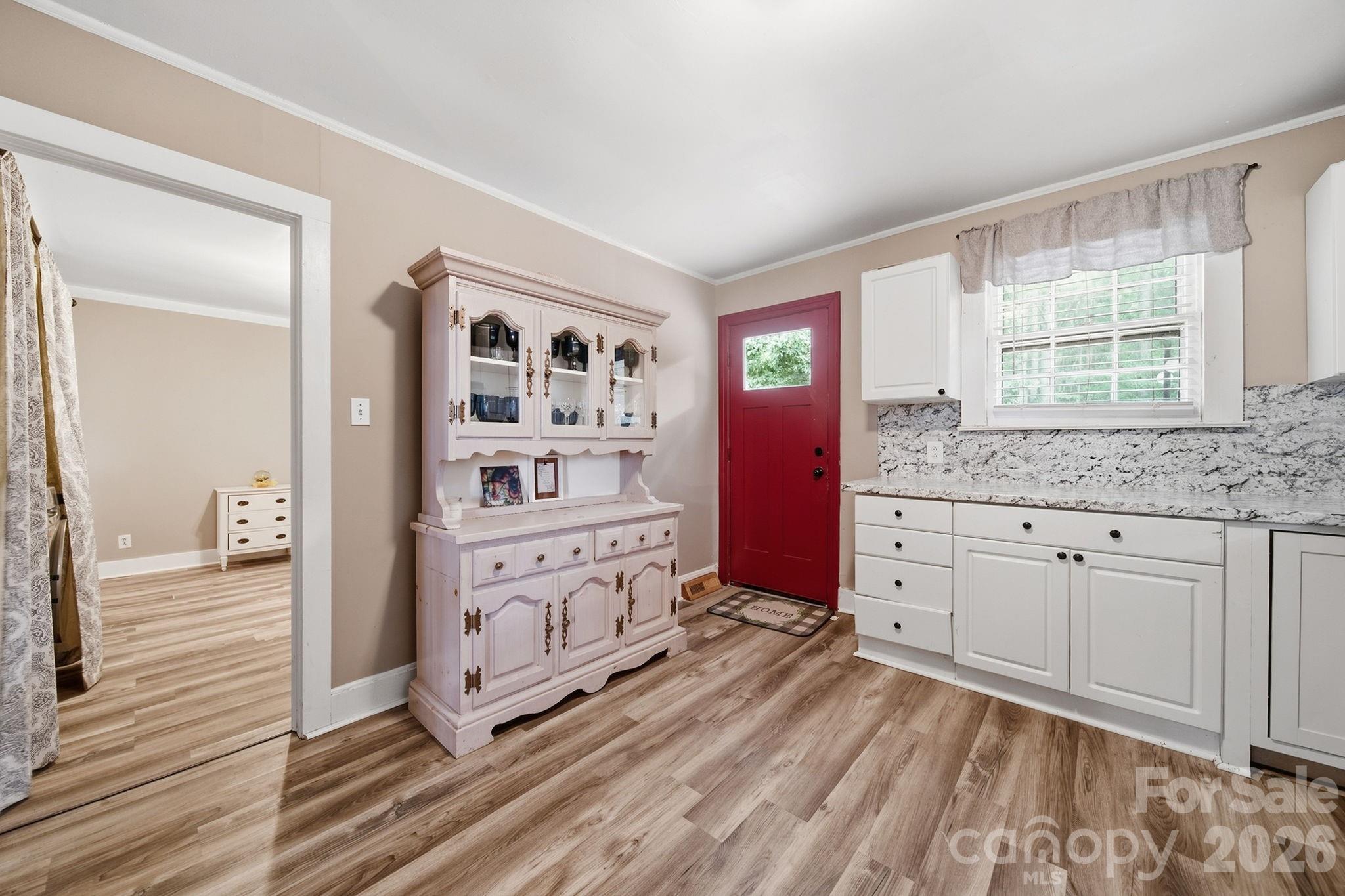 823 Great Falls Highway Property Photo 15