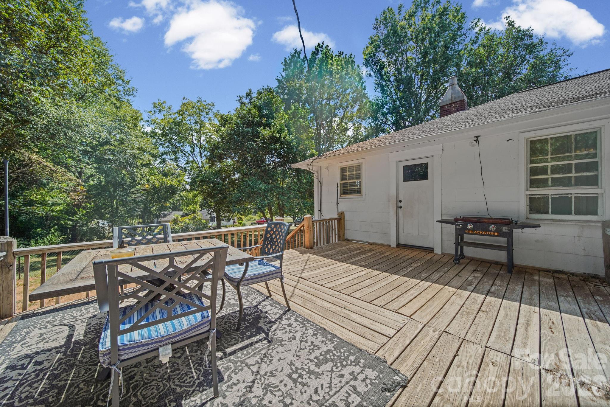 823 Great Falls Highway Property Photo 24