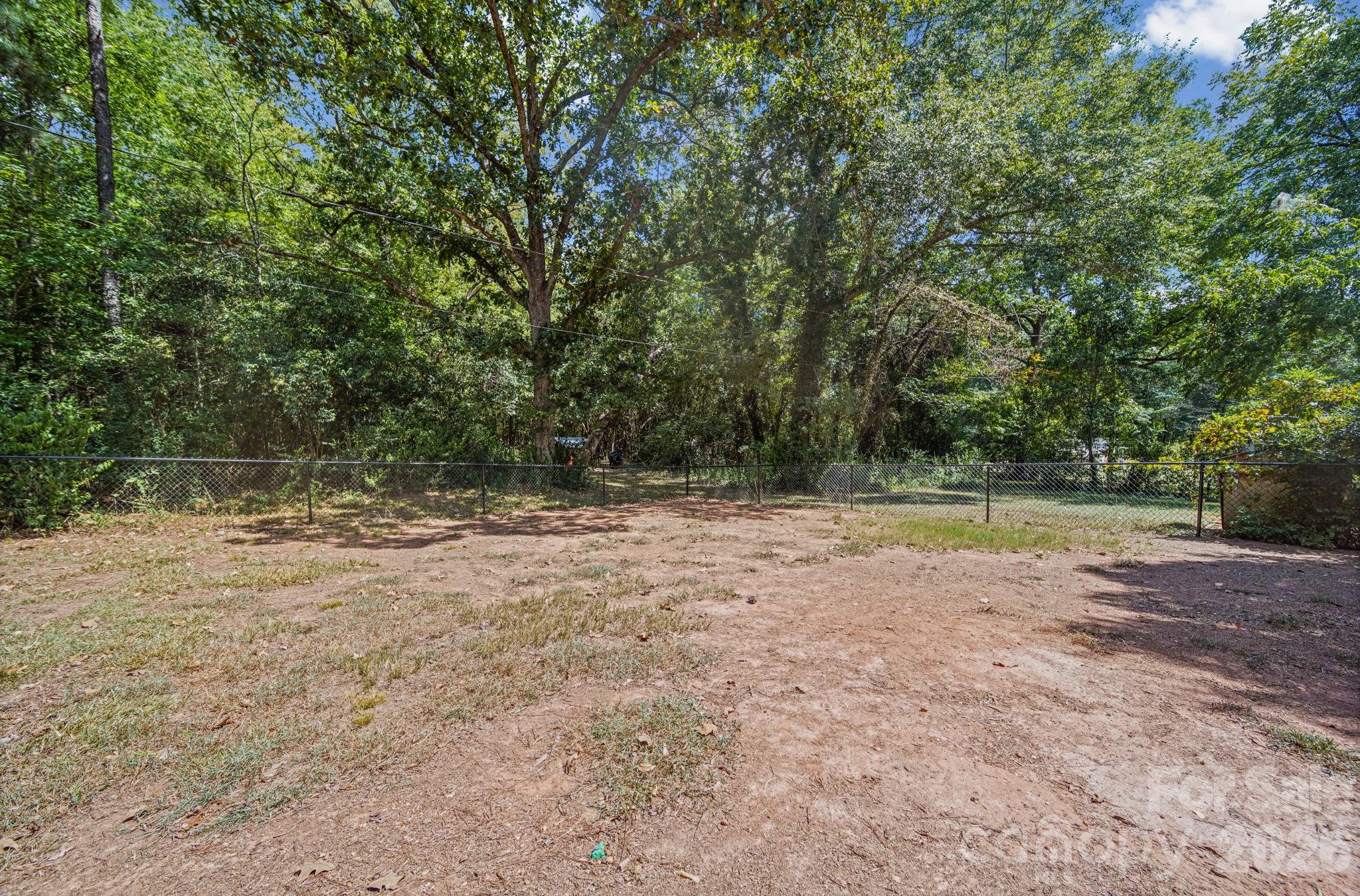 823 Great Falls Highway Property Photo 27