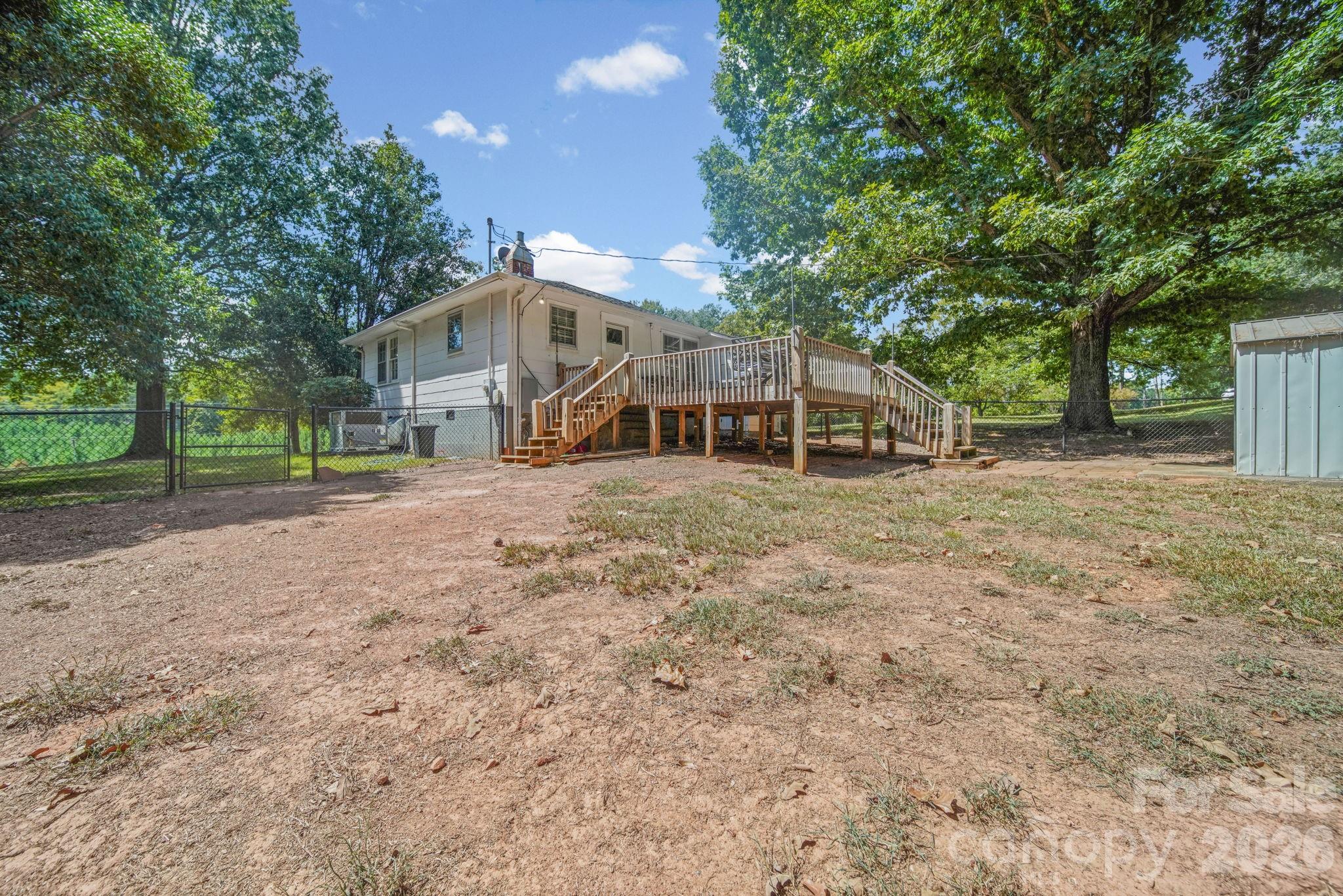 823 Great Falls Highway Property Photo 28