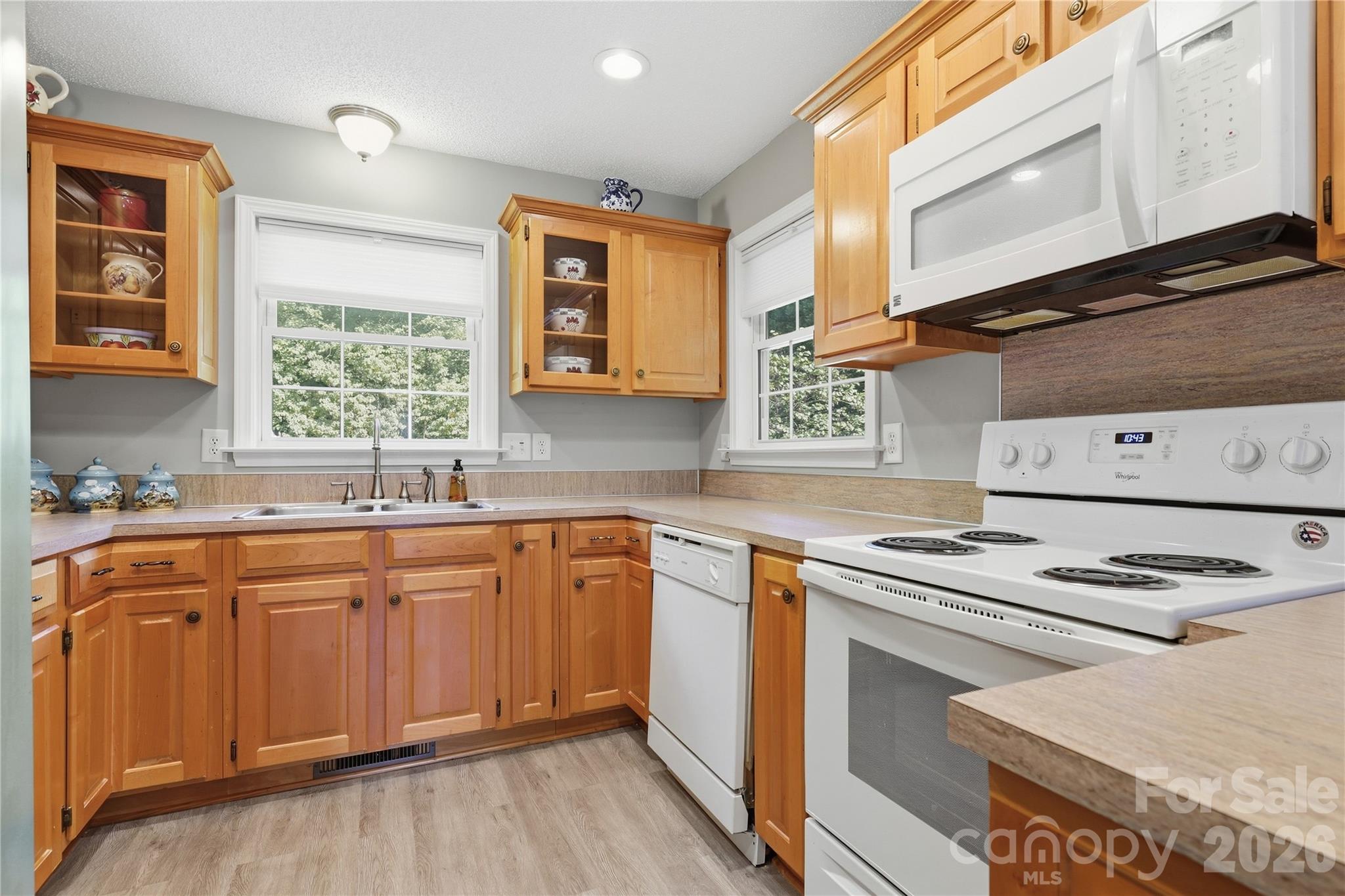 6497 Fly A Way Drive Property Photo 8
