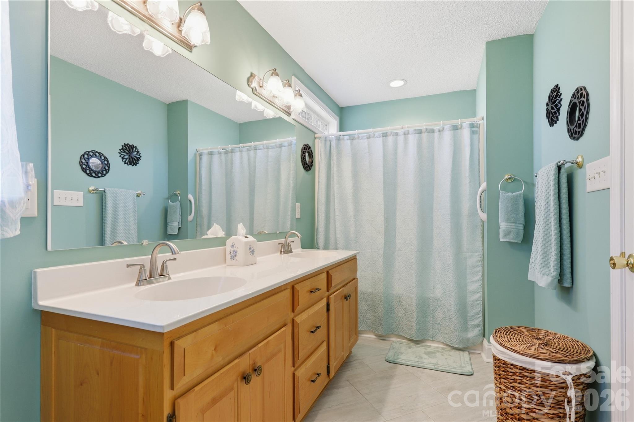 6497 Fly A Way Drive Property Photo 17
