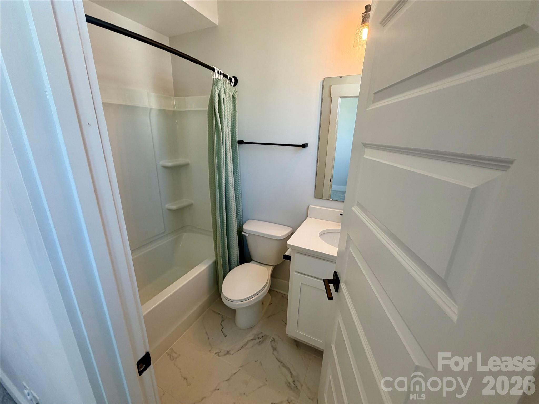 566 W End Drive Property Photo 10
