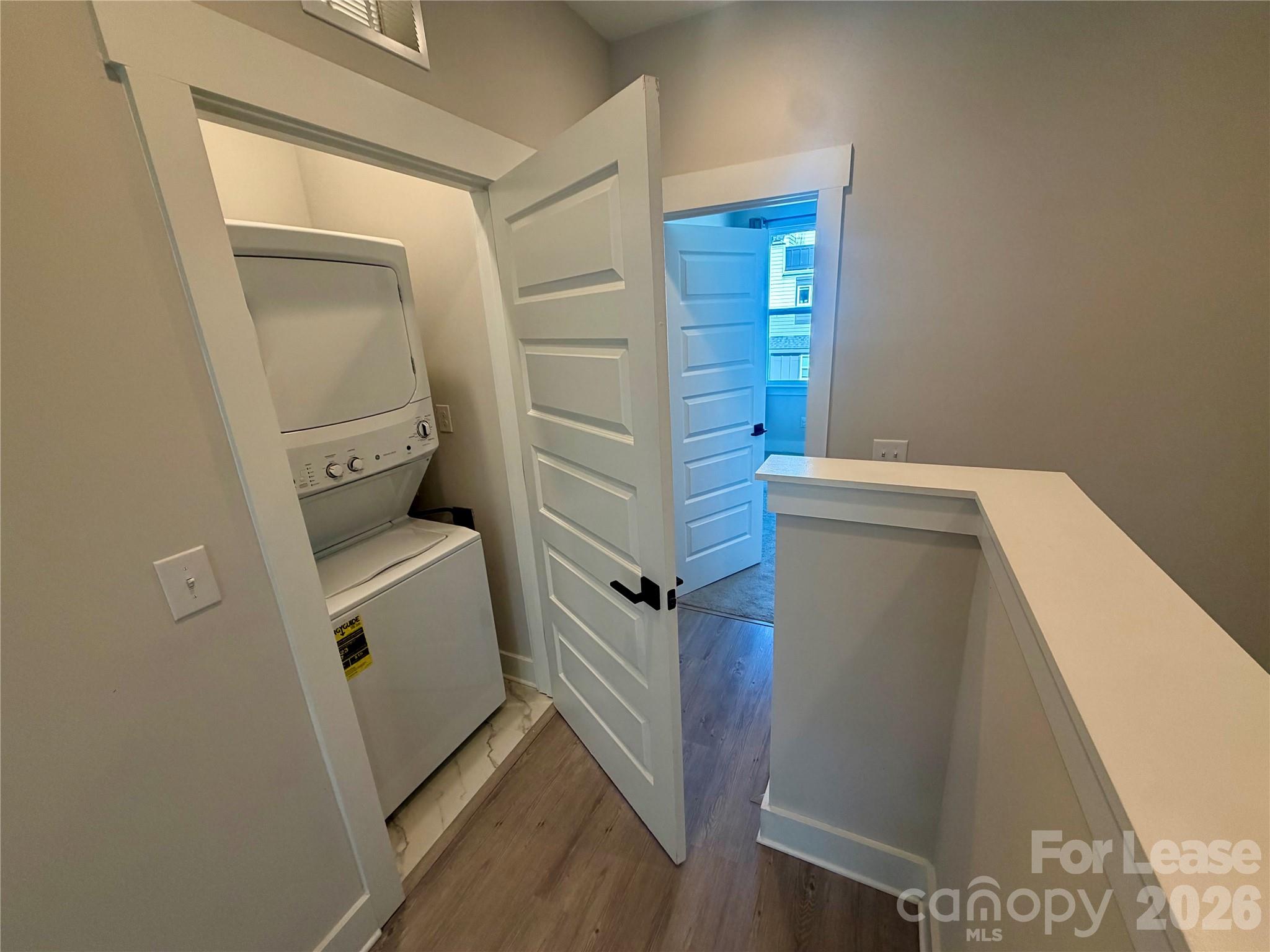566 W End Drive Property Photo 14