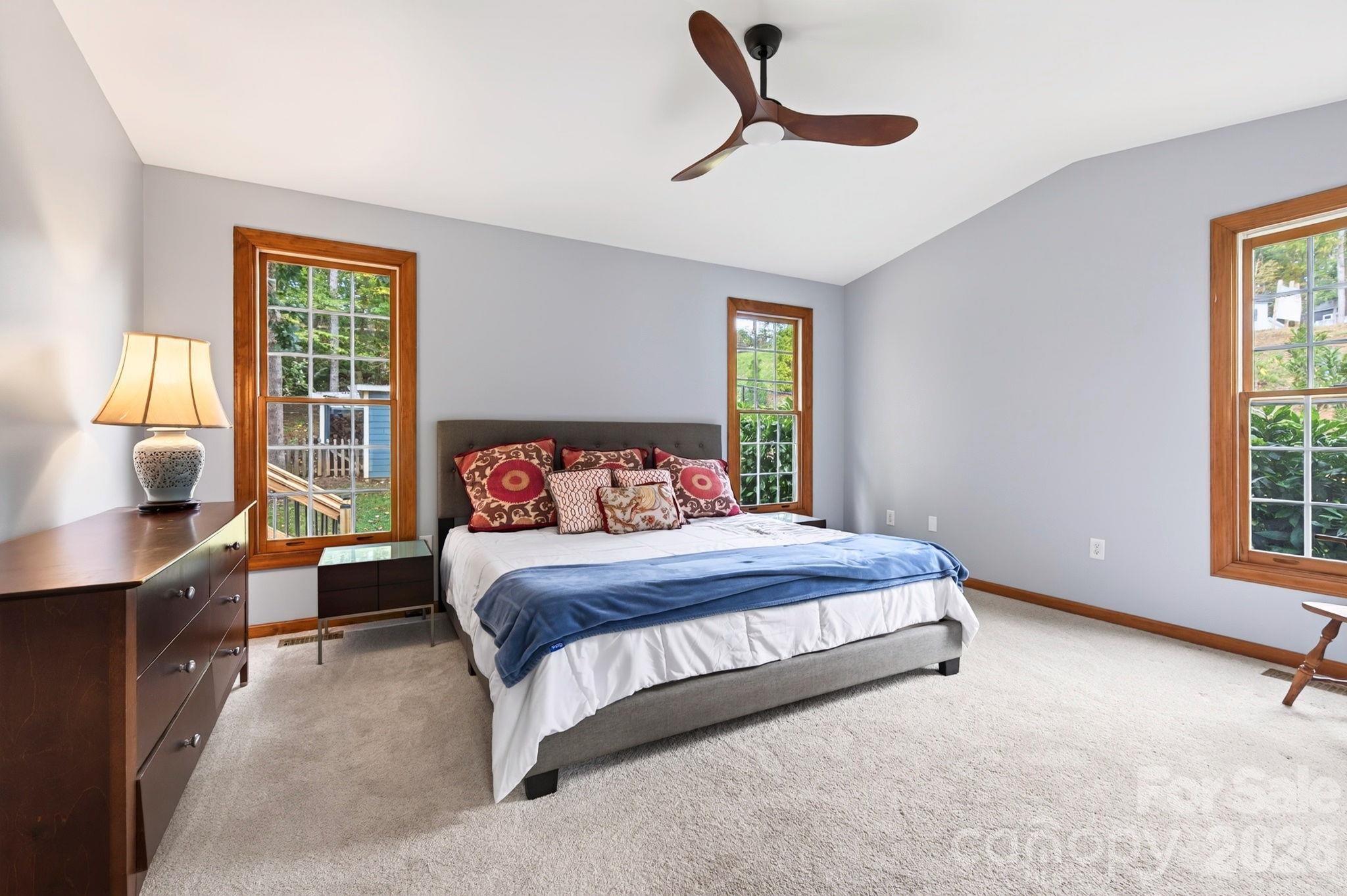 16 Pinecroft Road Property Photo 10