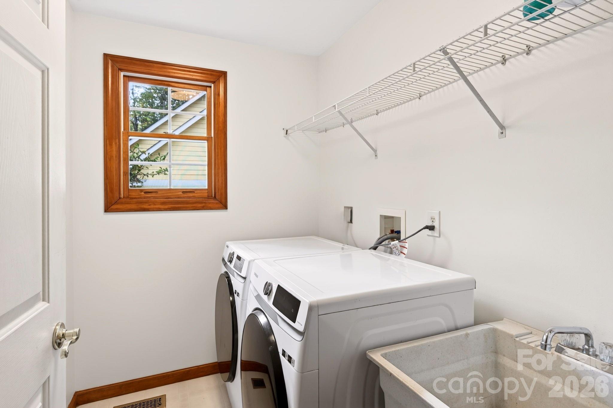 16 Pinecroft Road Property Photo 12