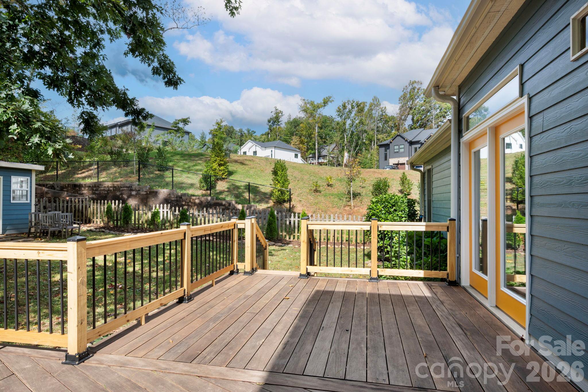 16 Pinecroft Road Property Photo 26