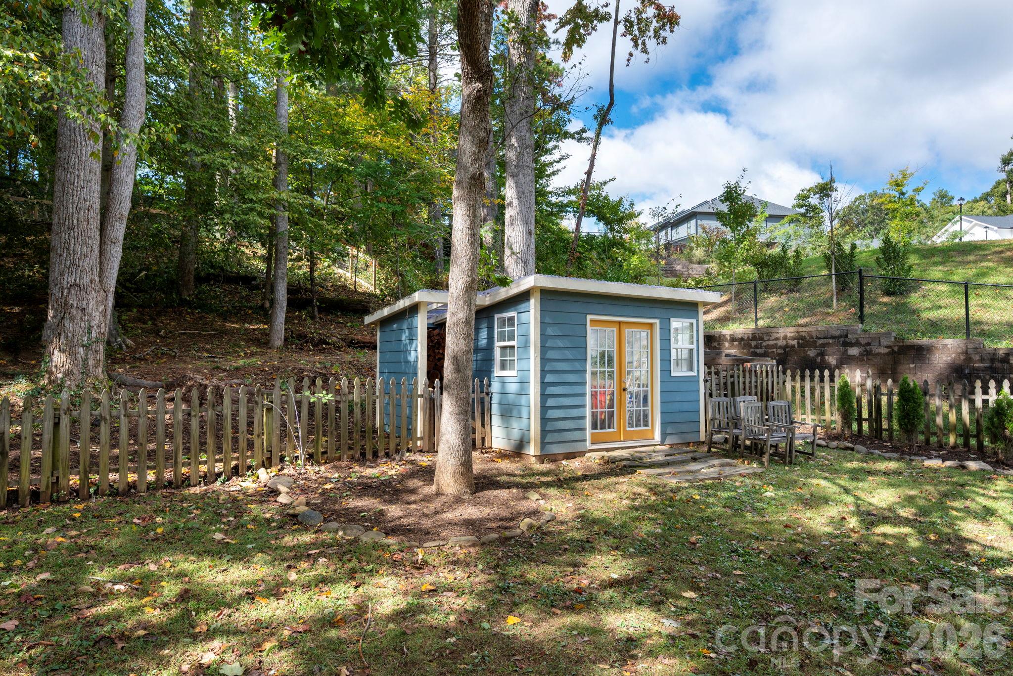 16 Pinecroft Road Property Photo 27