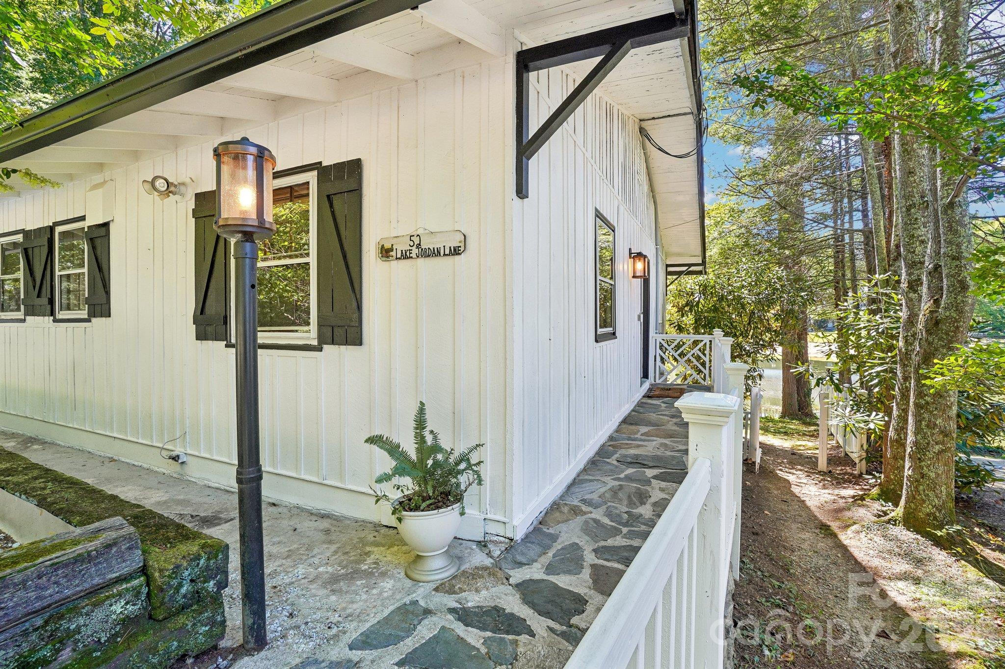 52 Lake Jordan Drive Property Photo 1