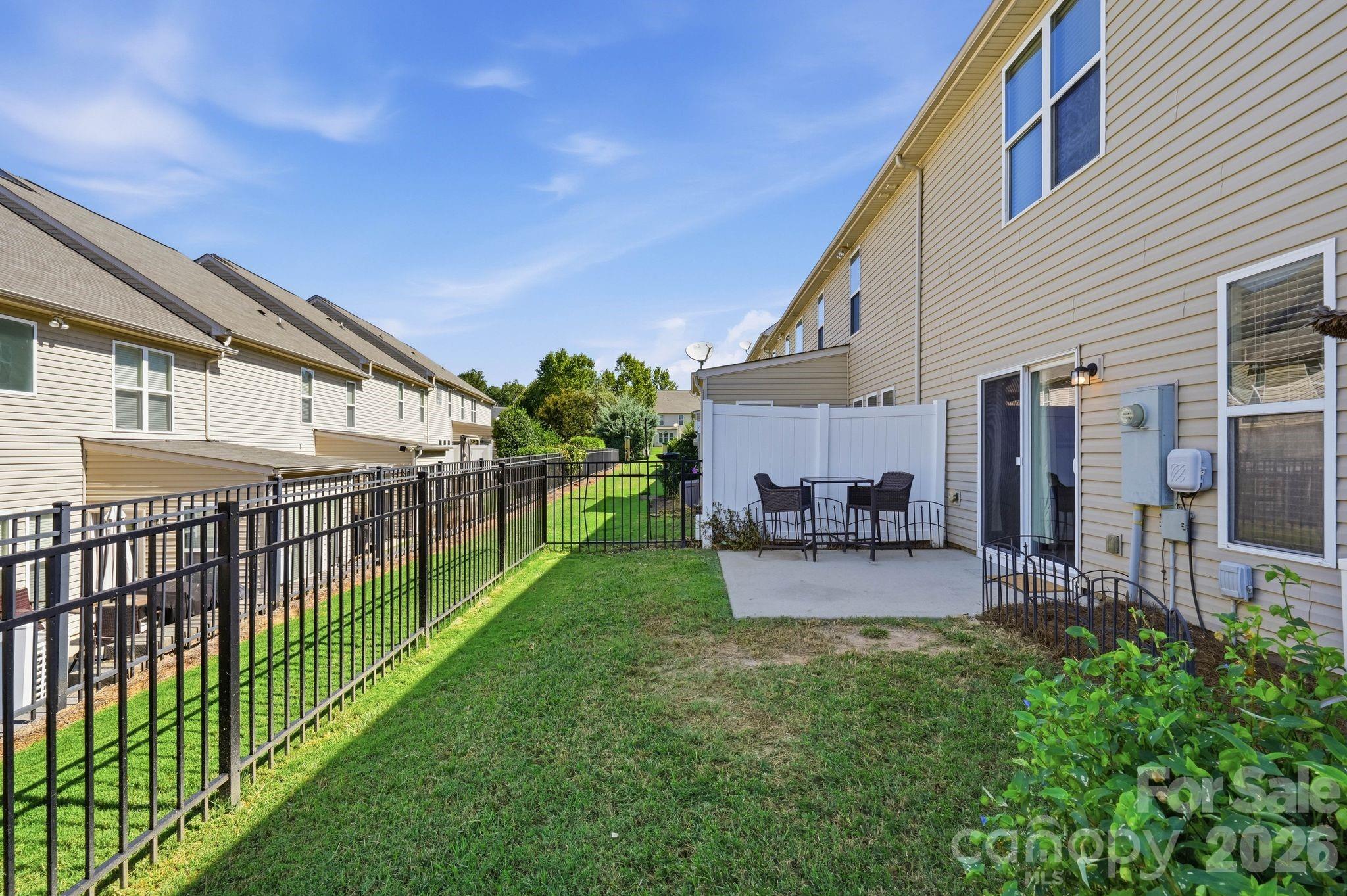 1827 Royal Gorge Avenue Property Photo 26