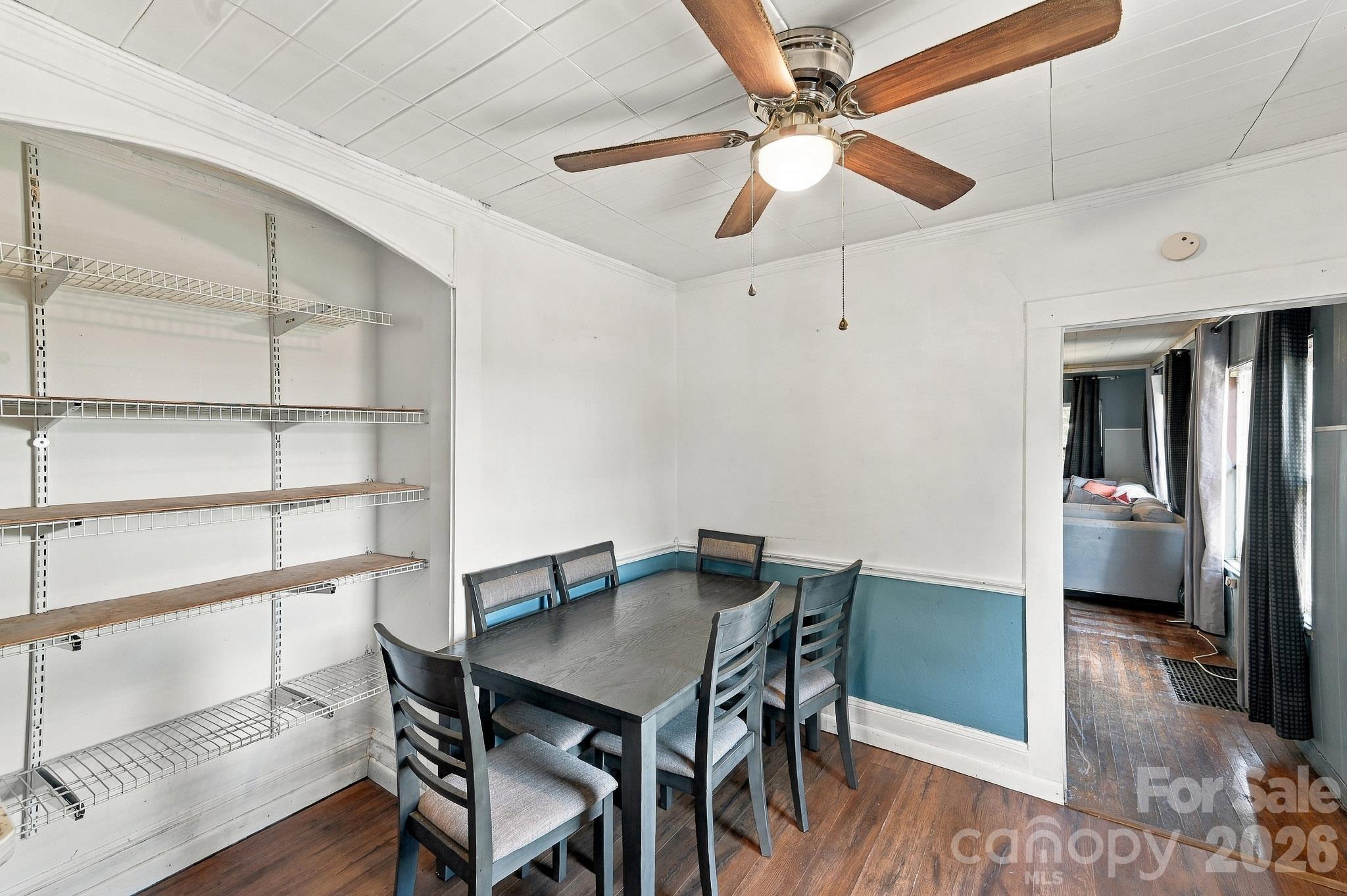 194 Logan Avenue Property Photo 6