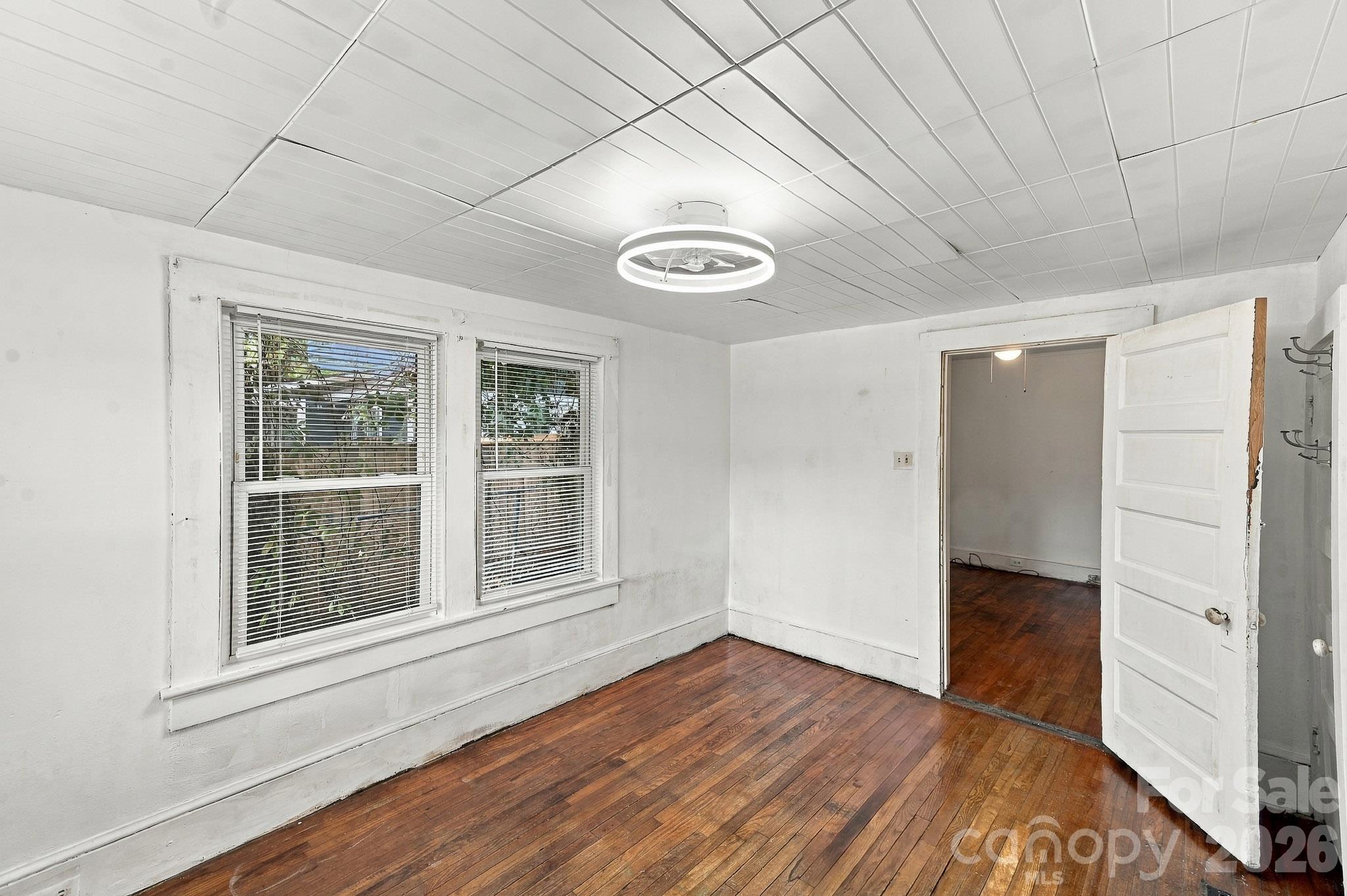 194 Logan Avenue Property Photo 10