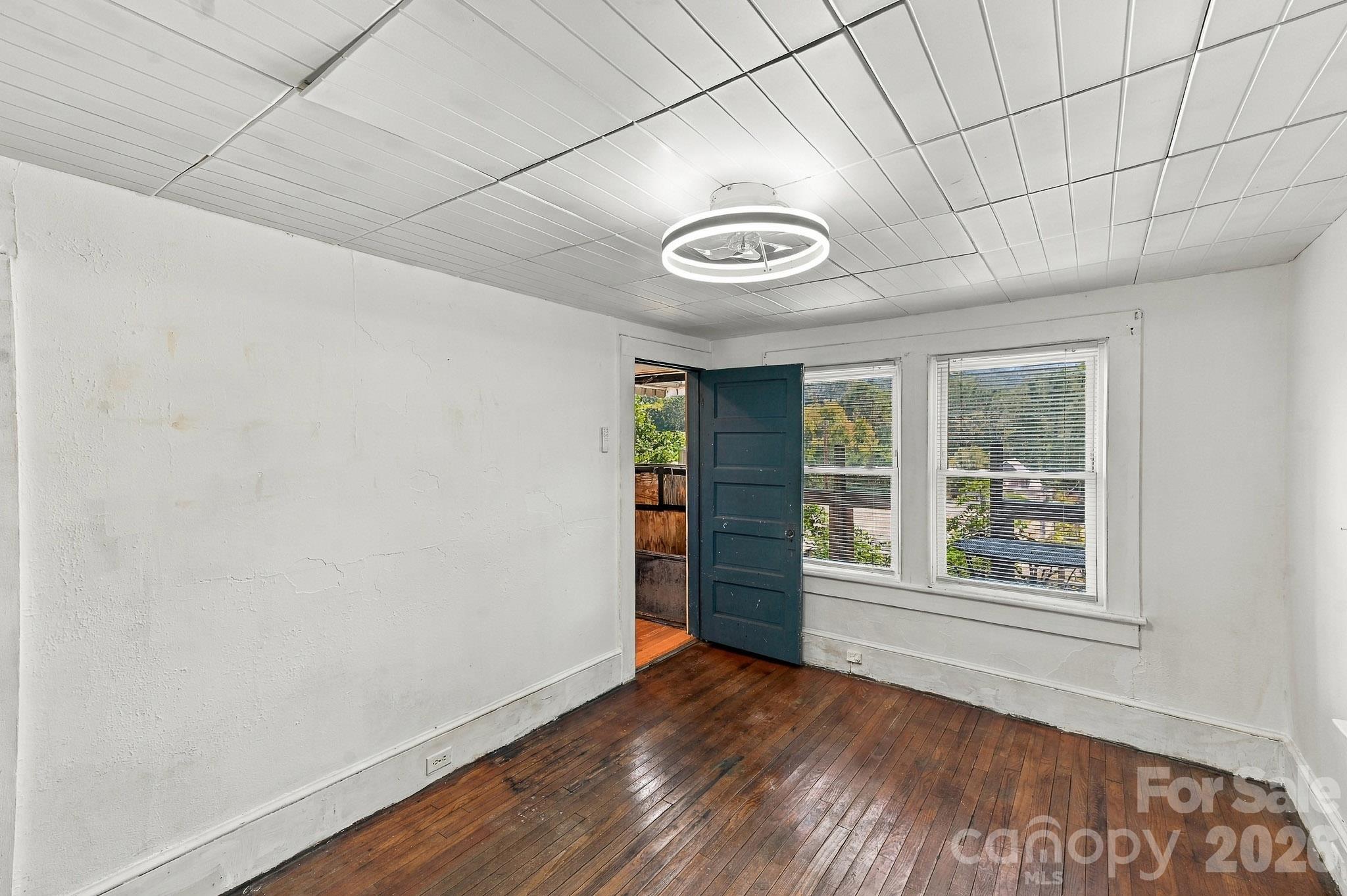 194 Logan Avenue Property Photo 11