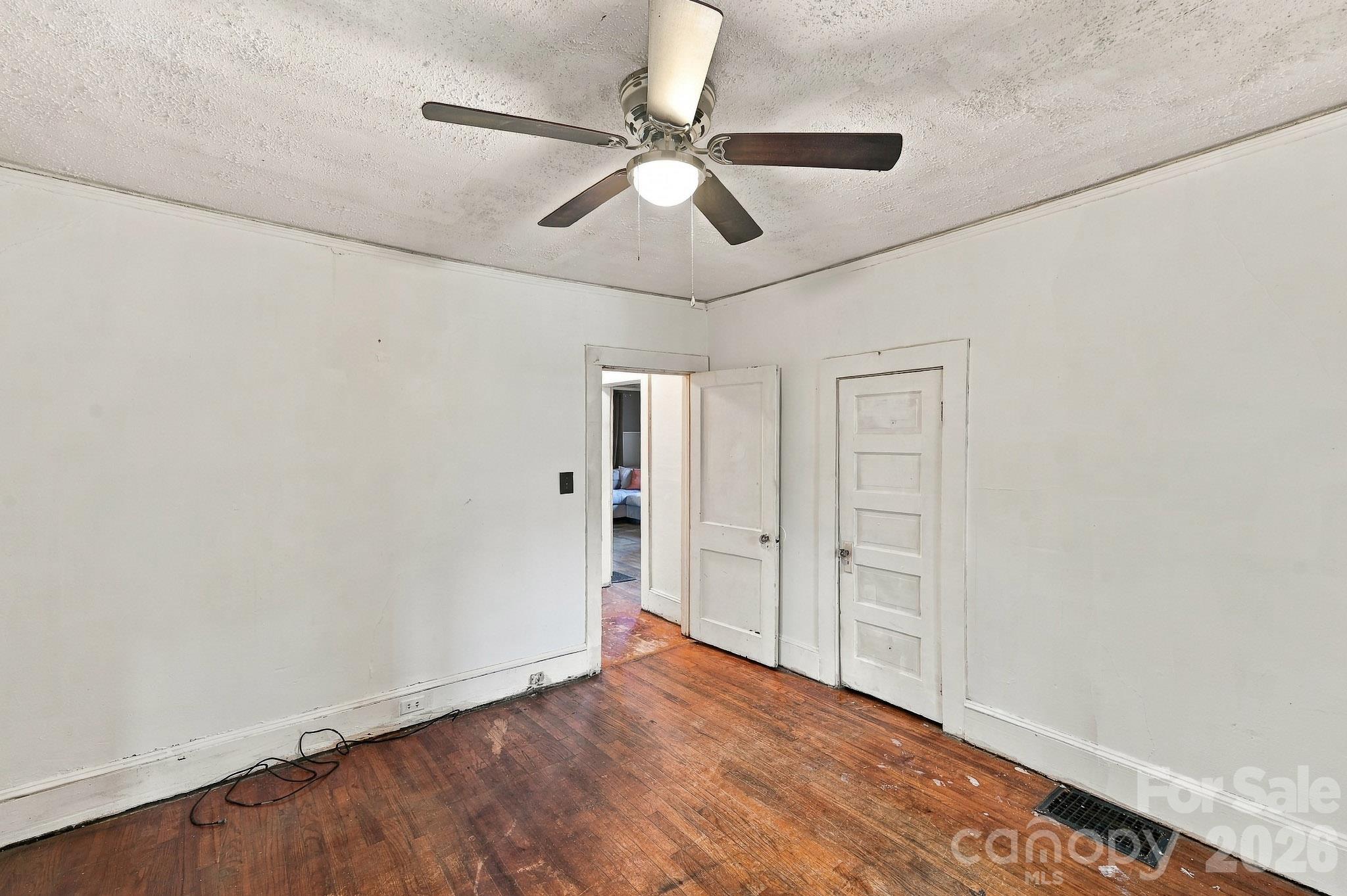 194 Logan Avenue Property Photo 12