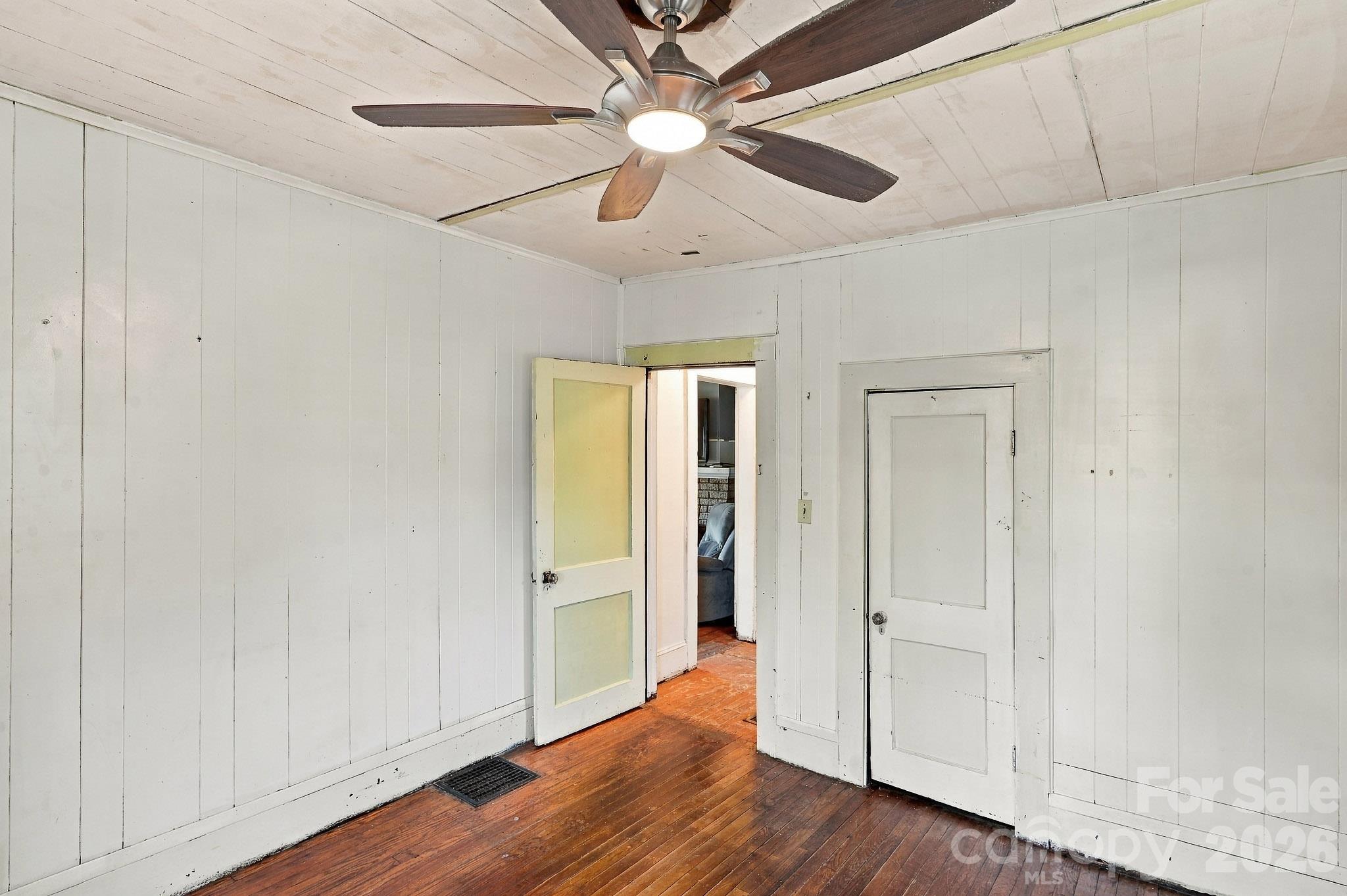 194 Logan Avenue Property Photo 16