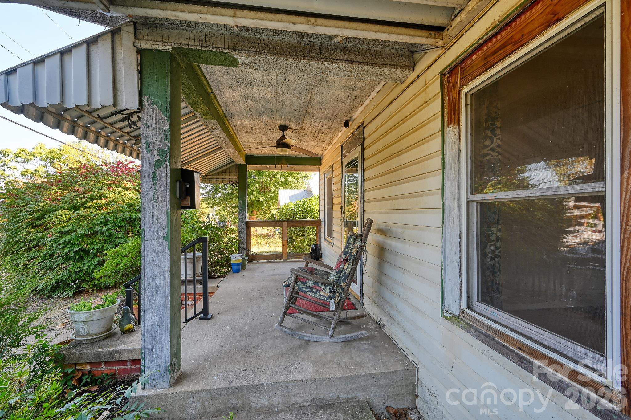 194 Logan Avenue Property Photo 21