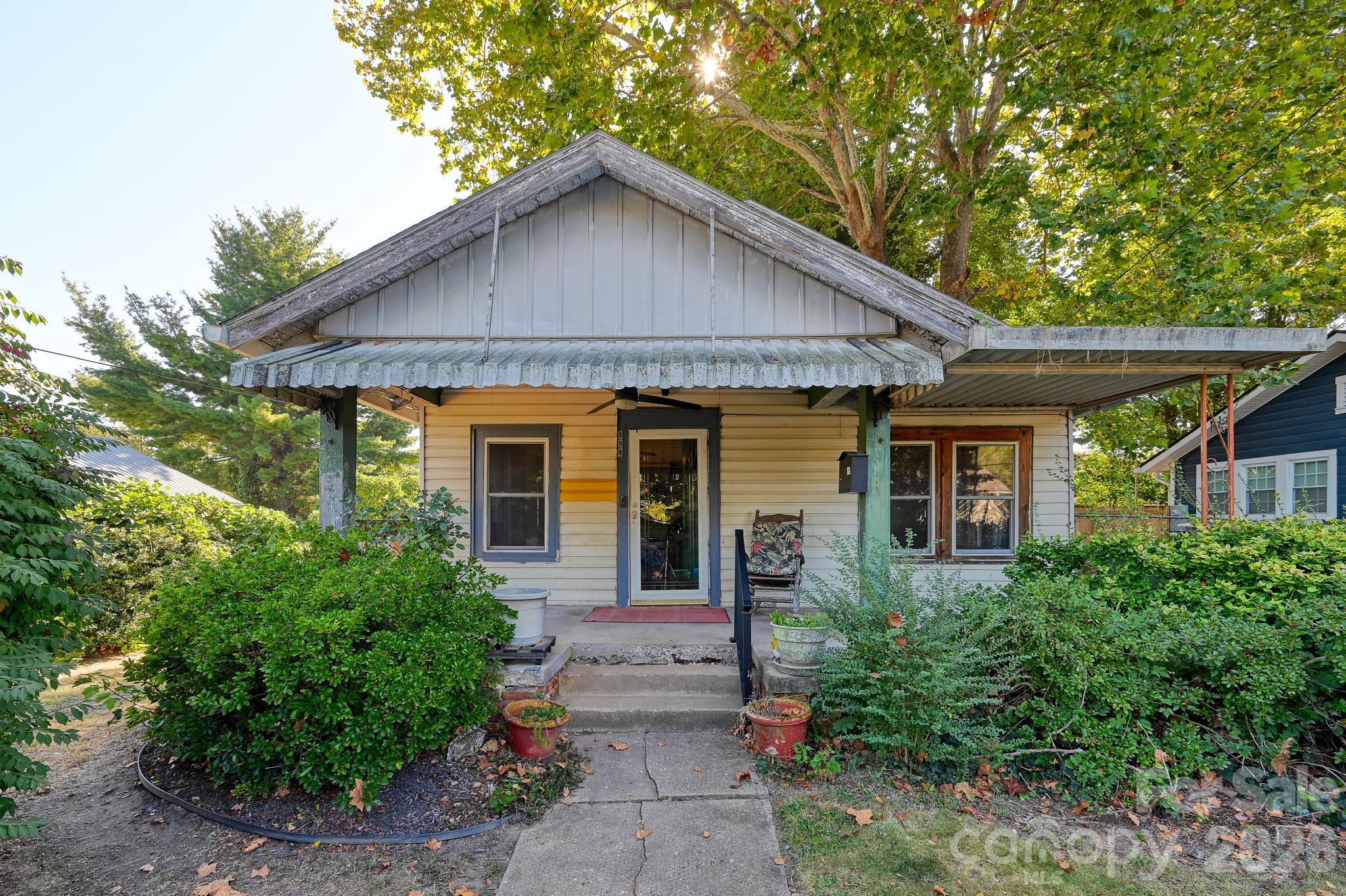 194 Logan Avenue Property Photo 22