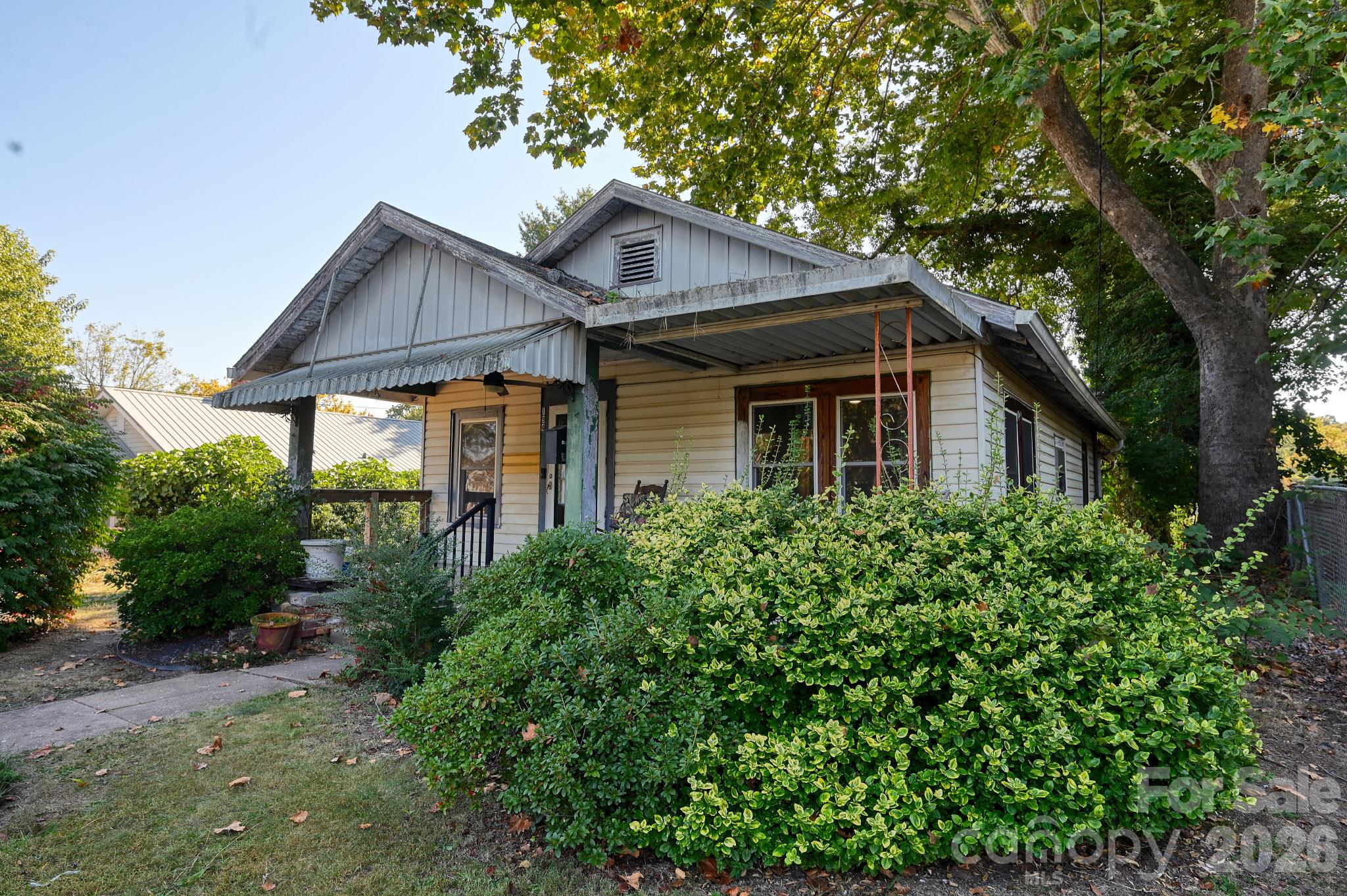 194 Logan Avenue Property Photo 23