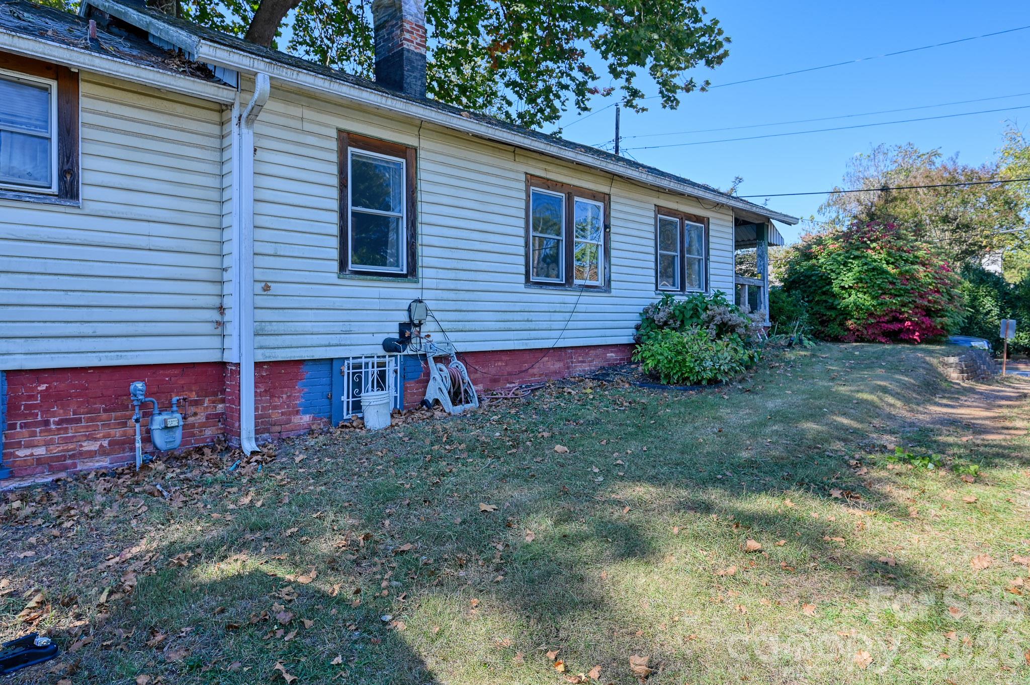 194 Logan Avenue Property Photo 26