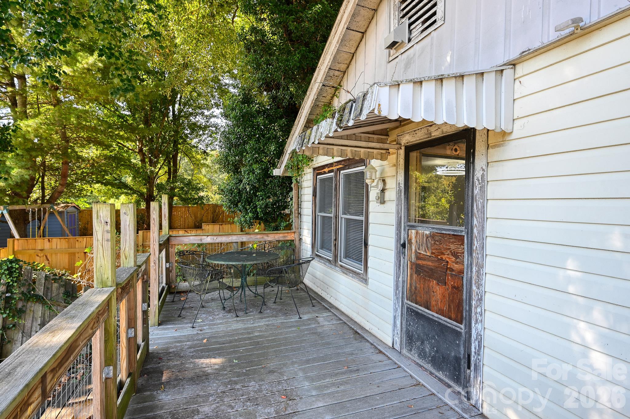 194 Logan Avenue Property Photo 27