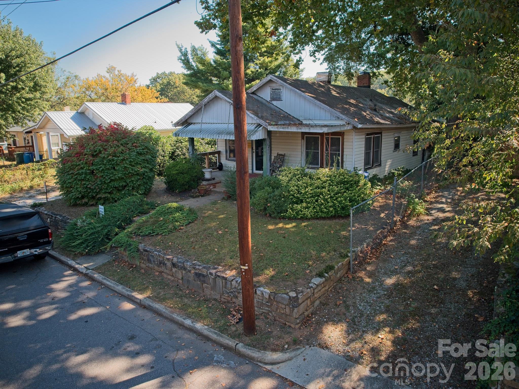 194 Logan Avenue Property Photo 33