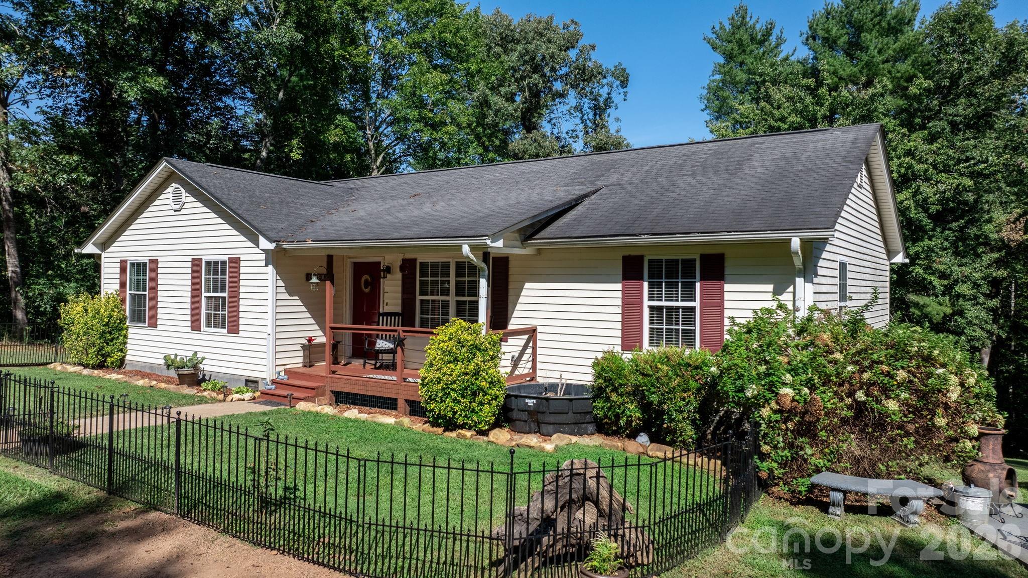 4218 Piney Road Property Photo 2