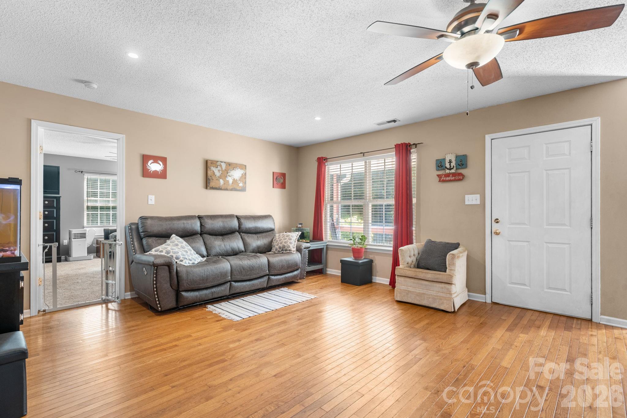 4218 Piney Road Property Photo 6