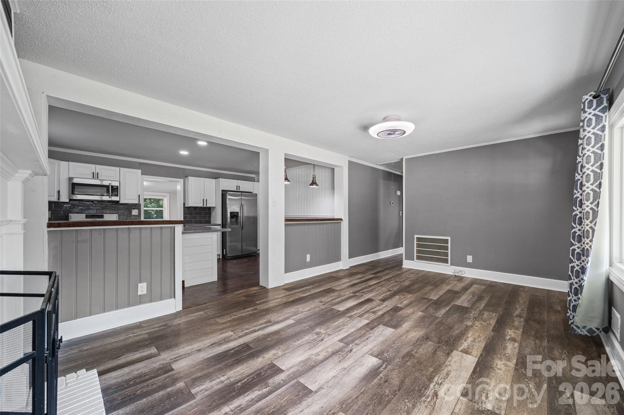 726 Forest Drive Property Photo 8