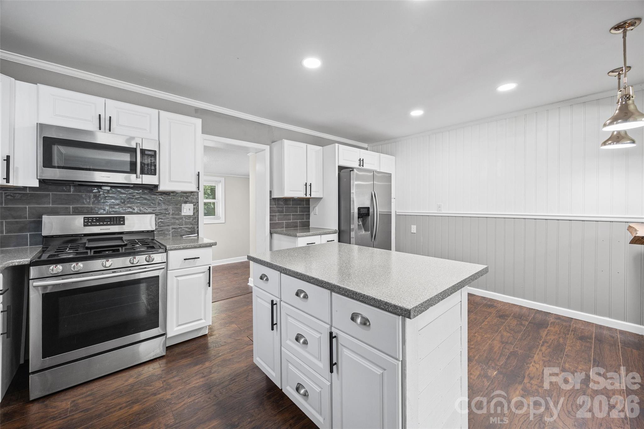 726 Forest Drive Property Photo 10