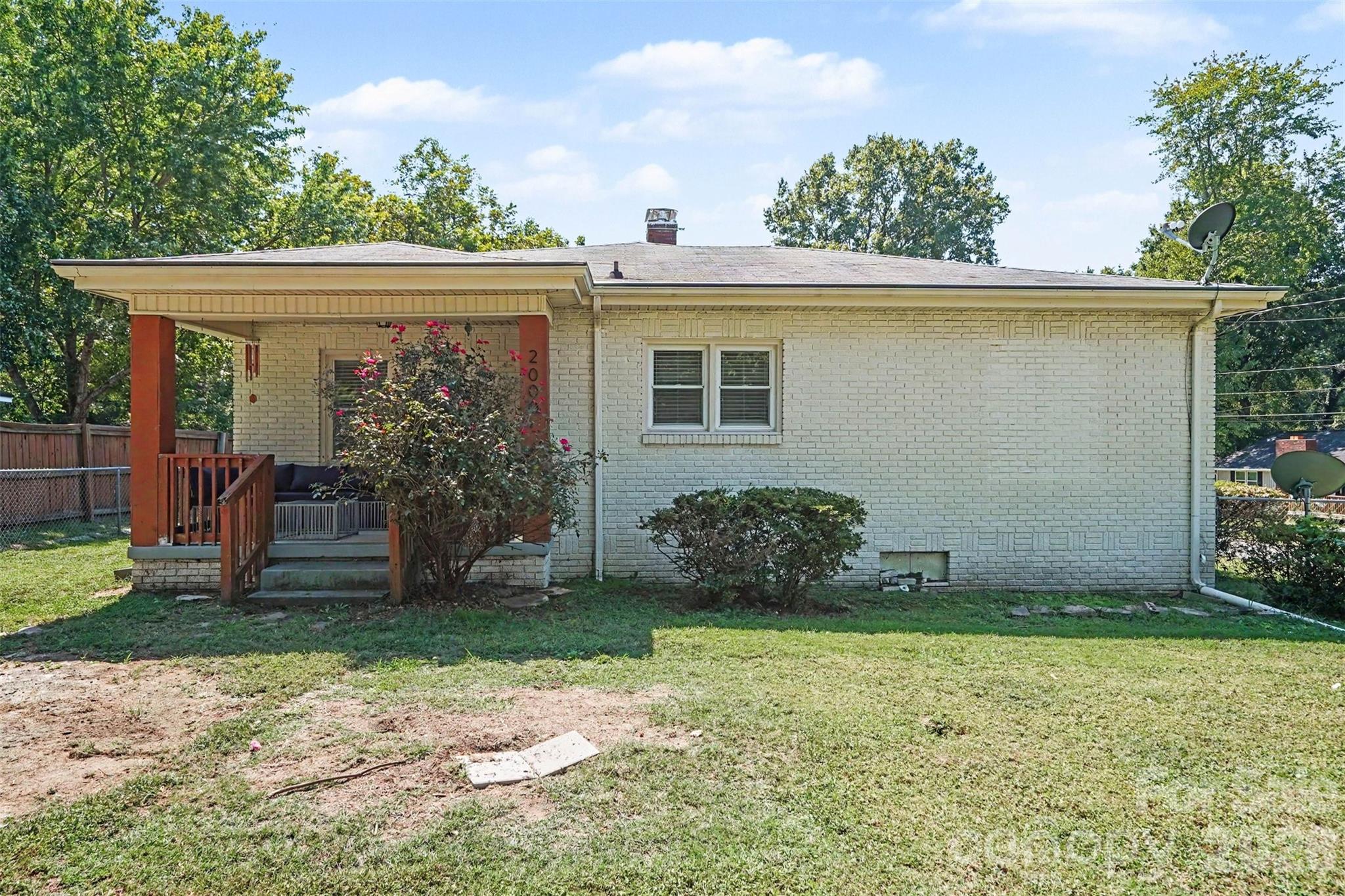 2000 Clay Street Property Photo 21