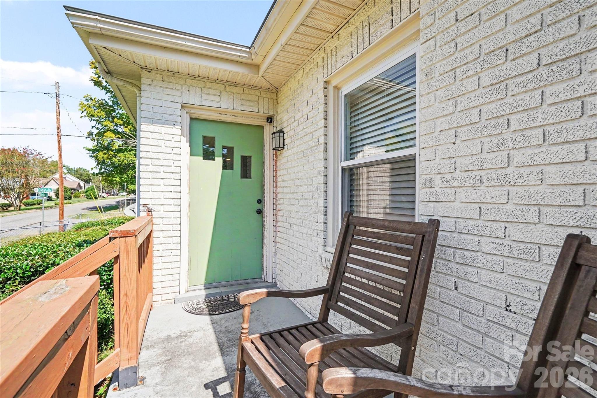 2000 Clay Street Property Photo 25
