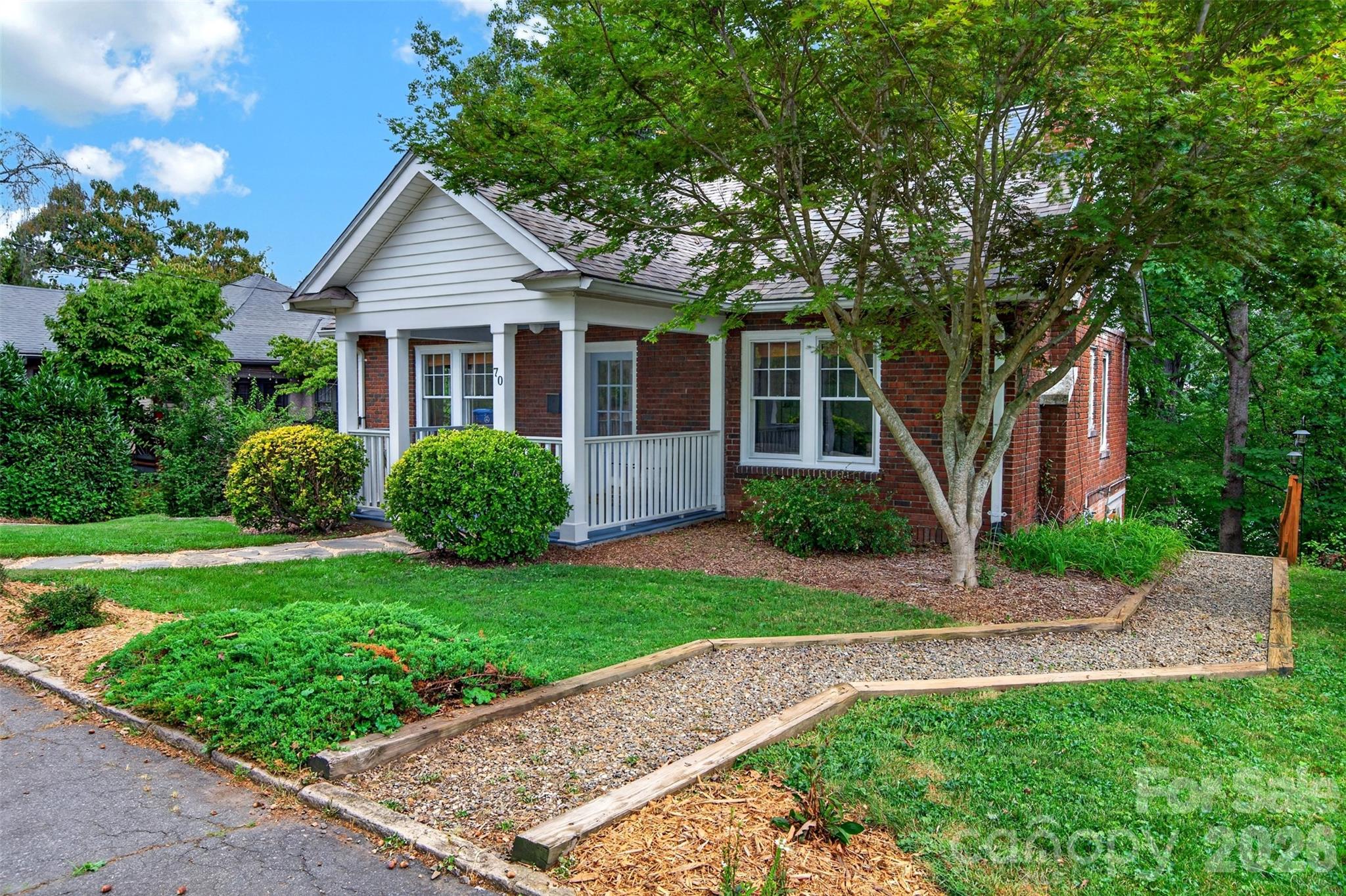 70 Saint Dunstans Circle Property Photo 1