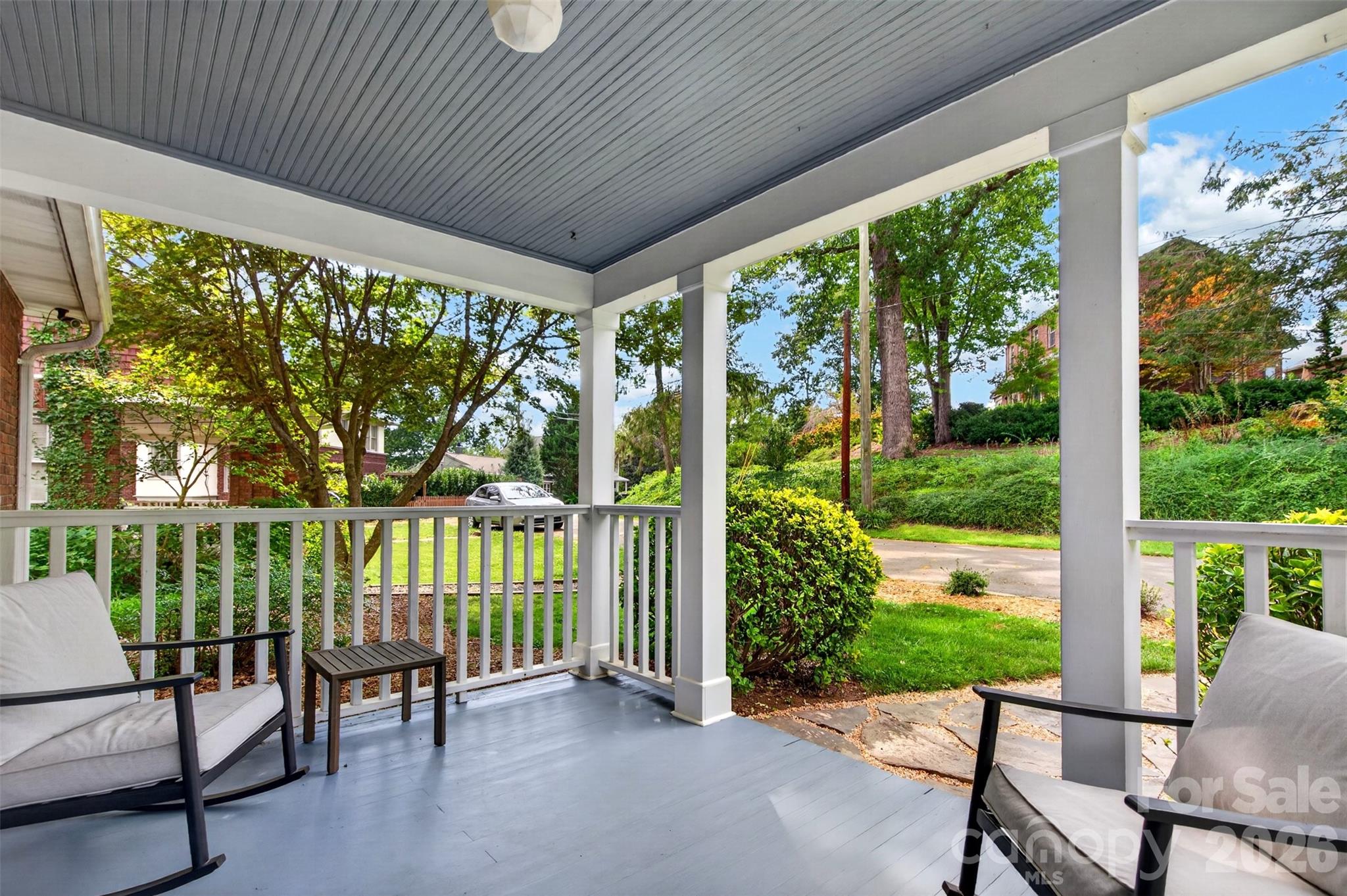 70 Saint Dunstans Circle Property Photo 3
