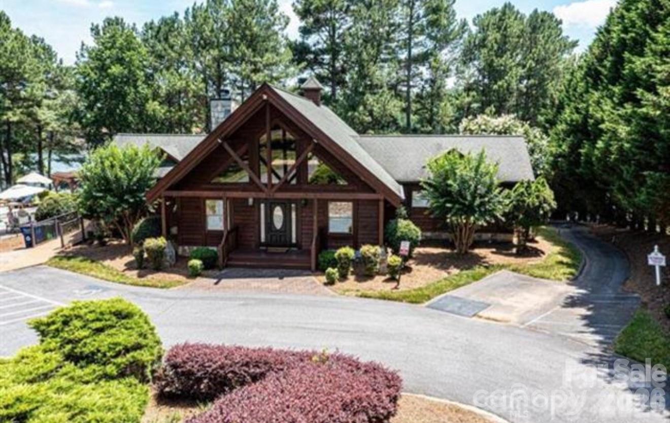5501 Bridgewater Drive Property Photo 6