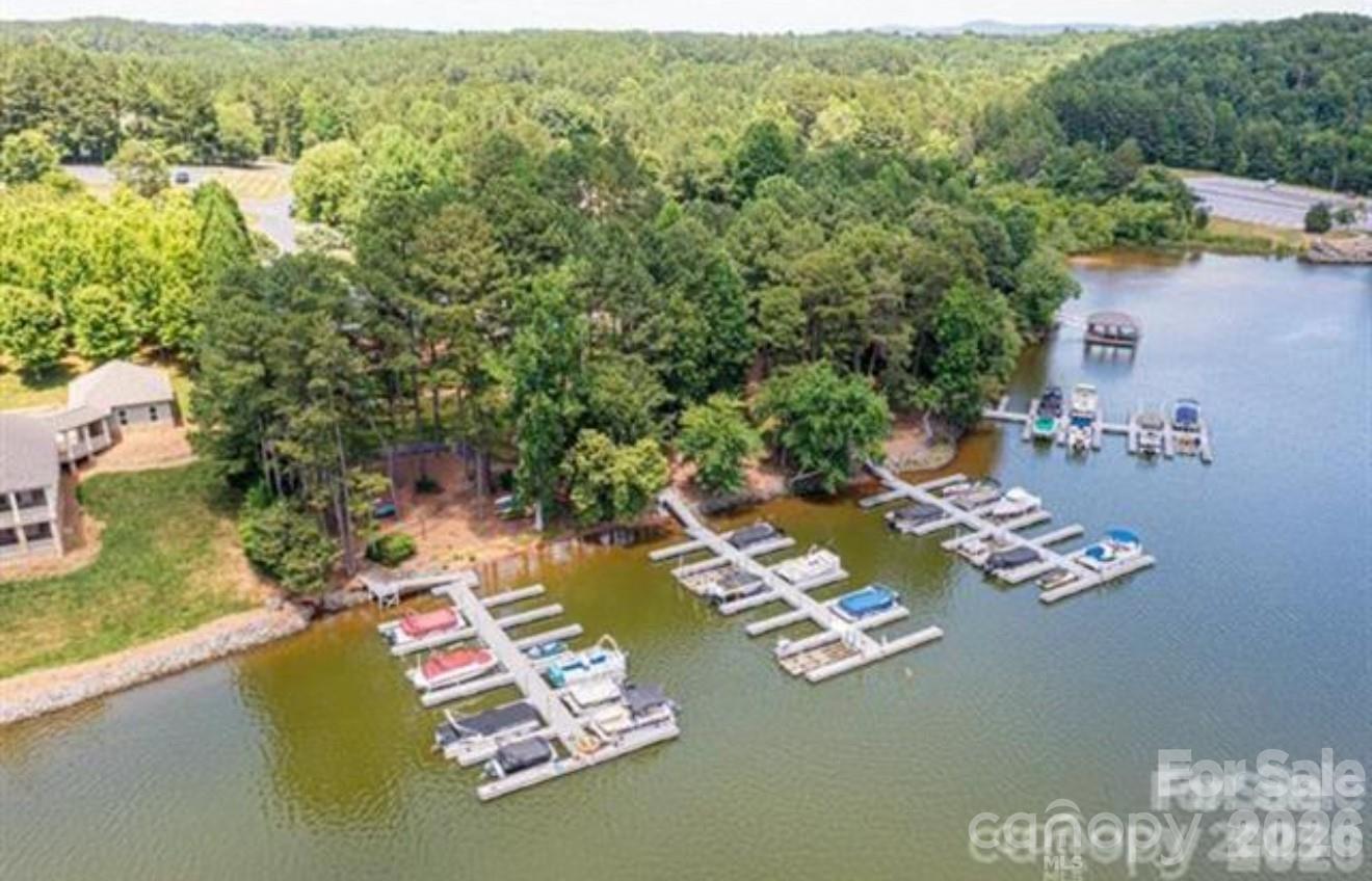 5501 Bridgewater Drive Property Photo 8