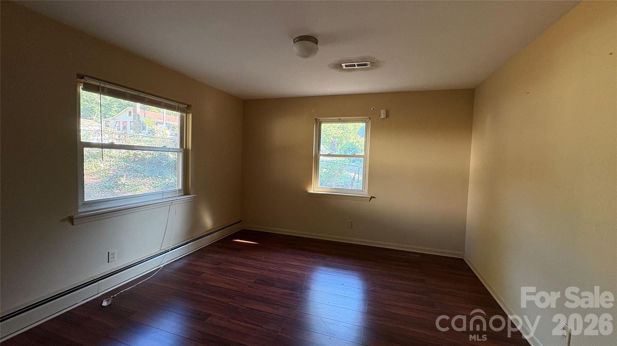 506 Whisnant Street Property Photo 4