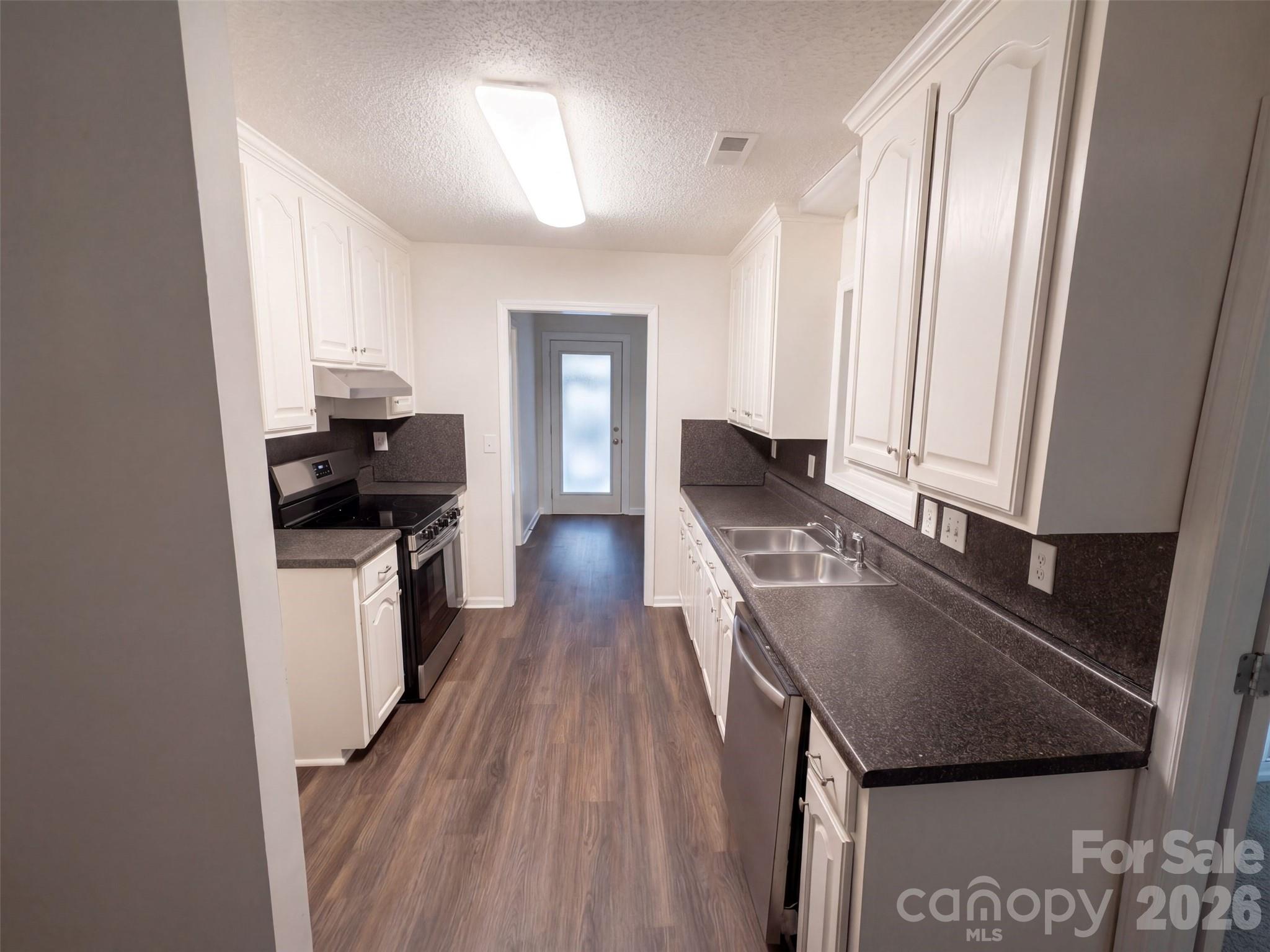 3705 Griffith Road Property Photo 2