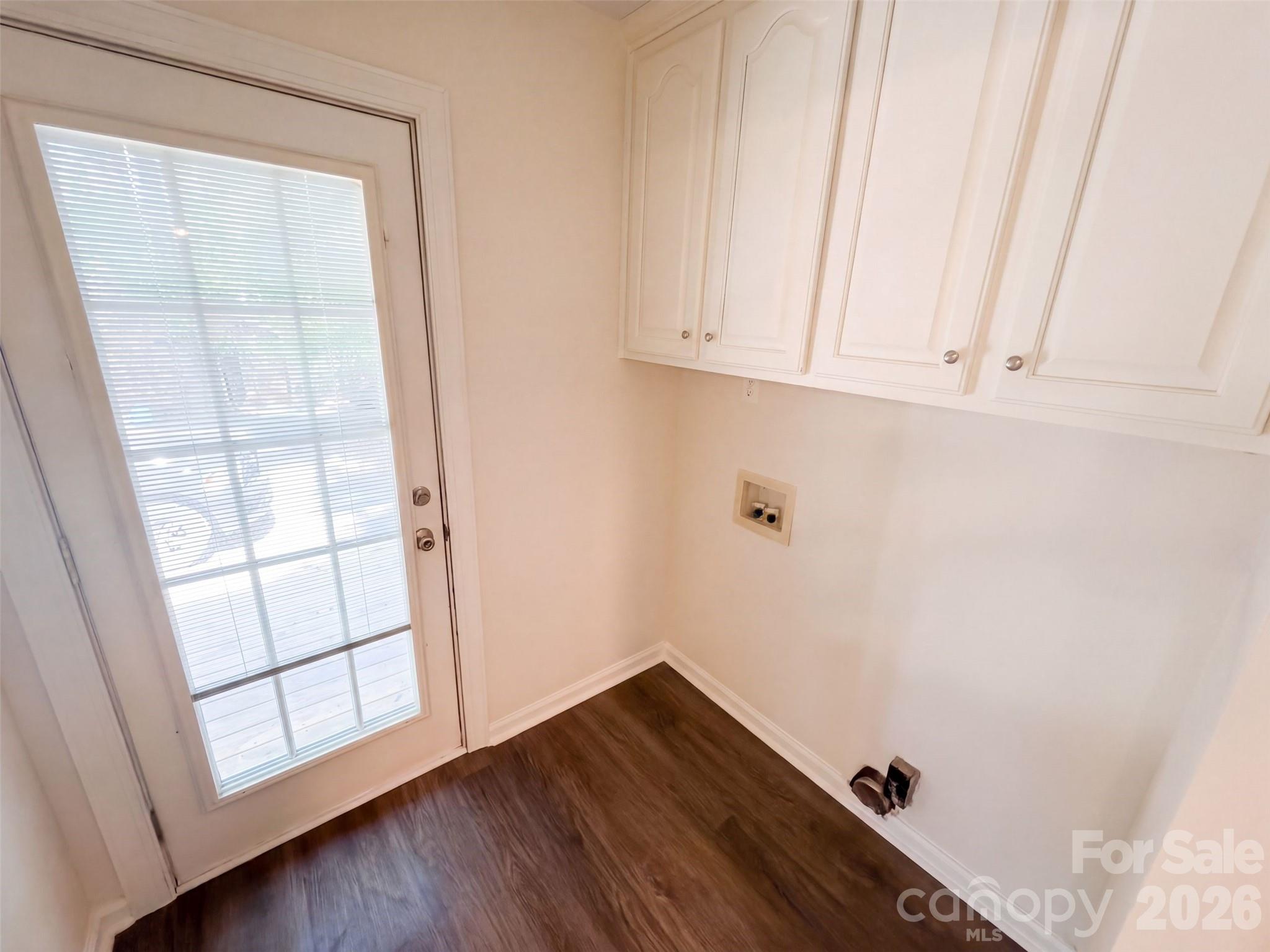 3705 Griffith Road Property Photo 6