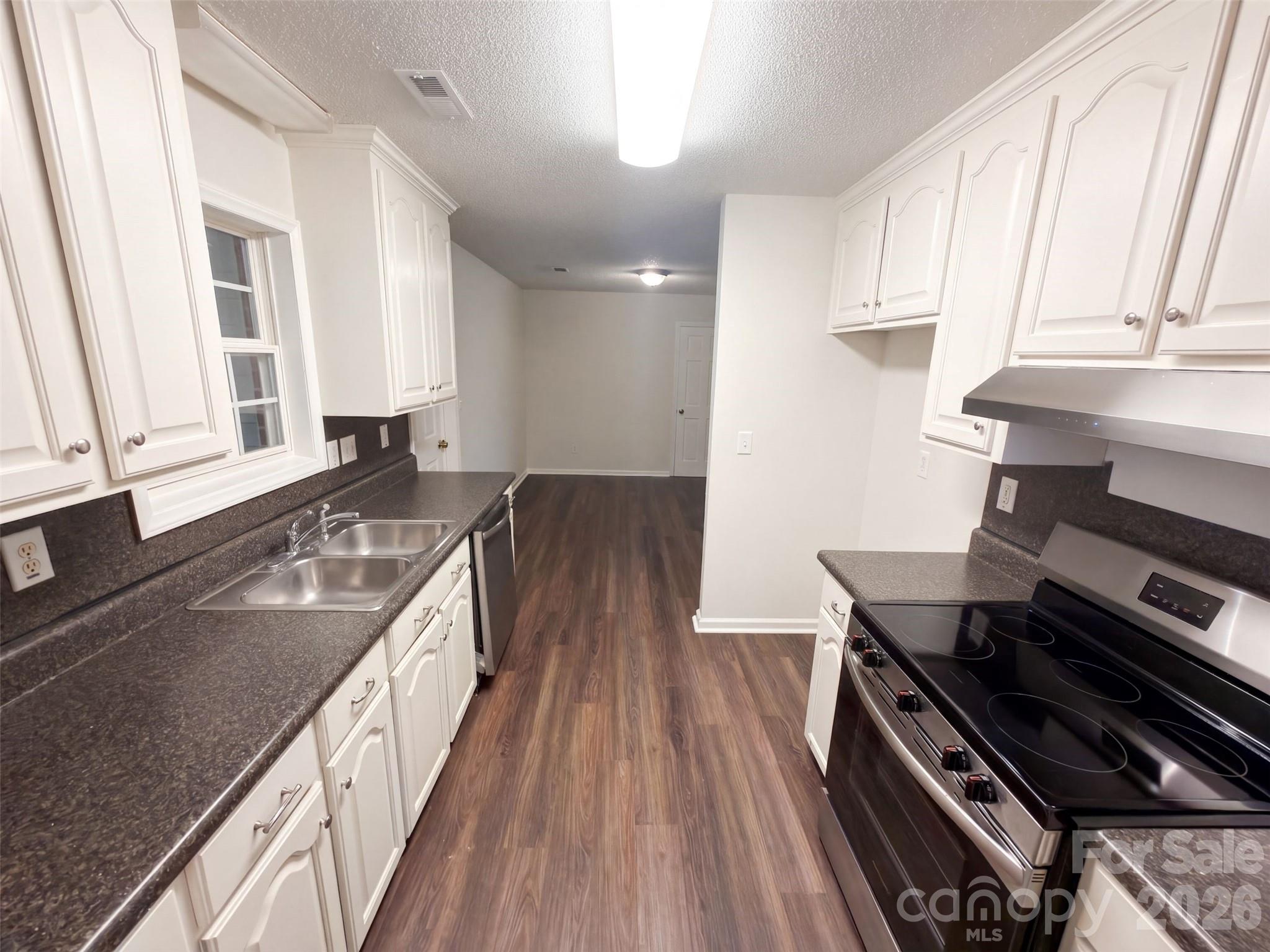 3705 Griffith Road Property Photo 8