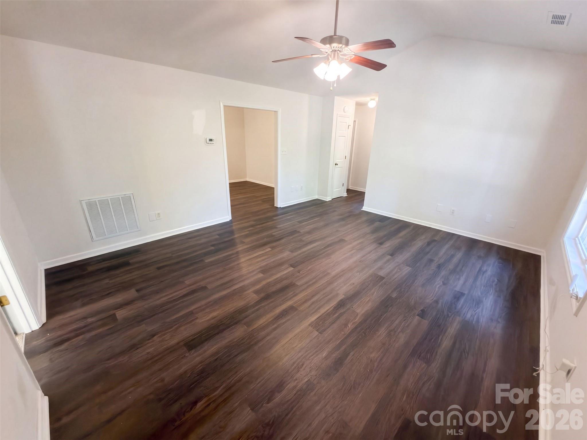 3705 Griffith Road Property Photo 9