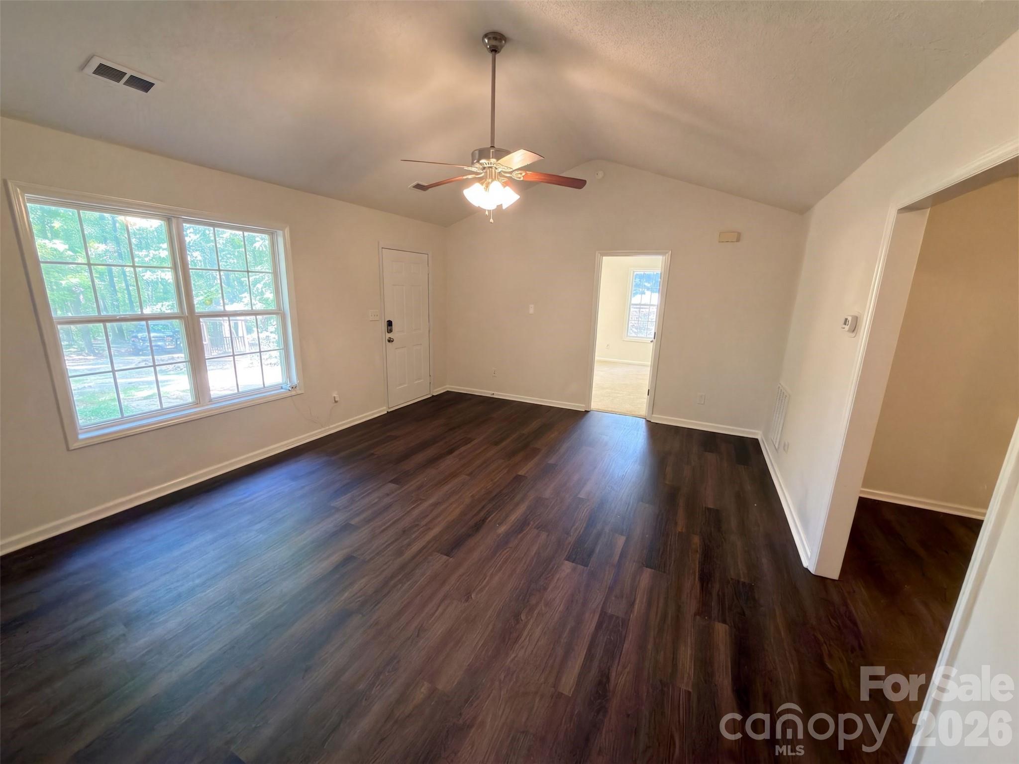 3705 Griffith Road Property Photo 10