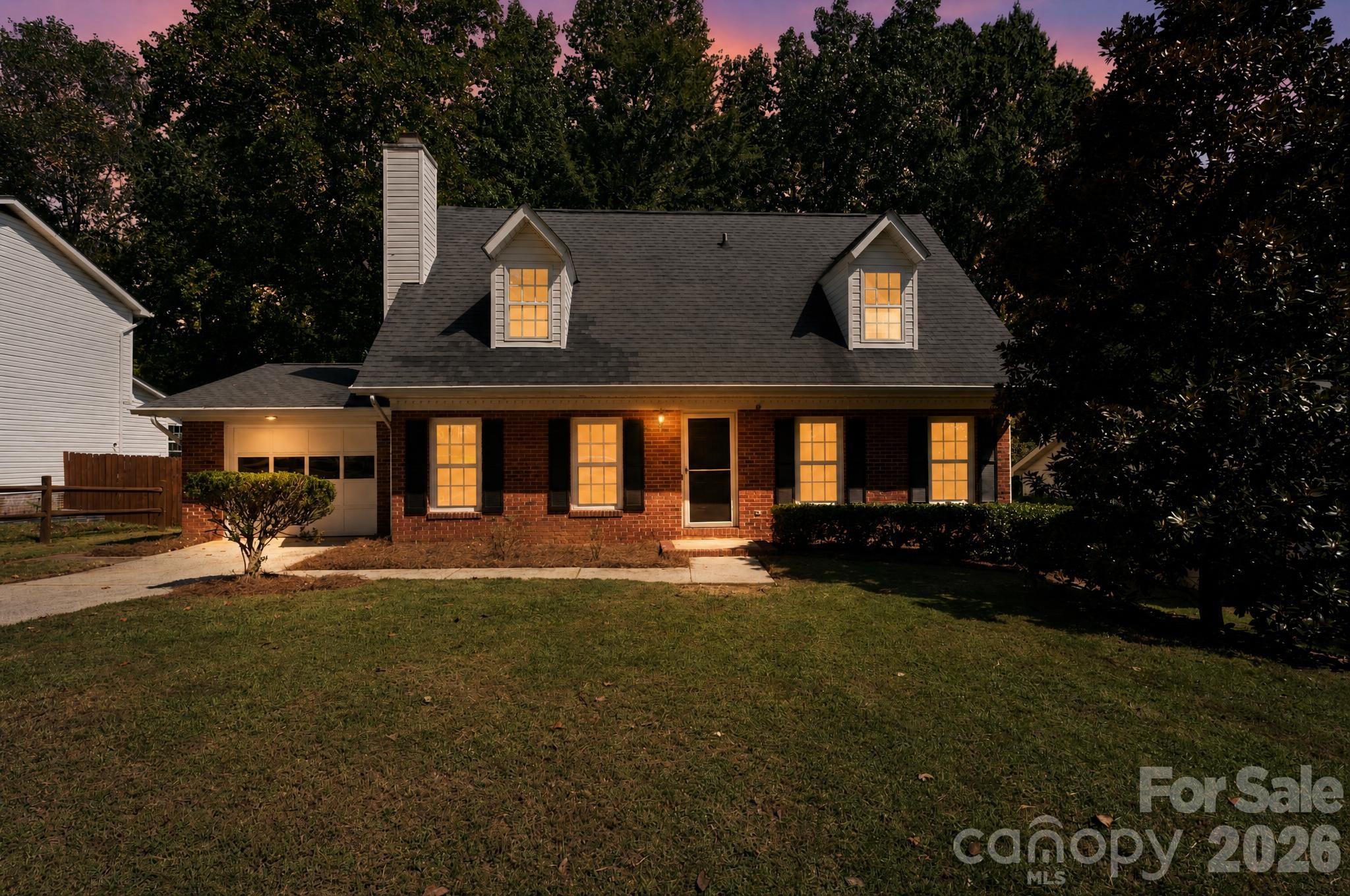 6240 Round Hill Road Property Photo 3