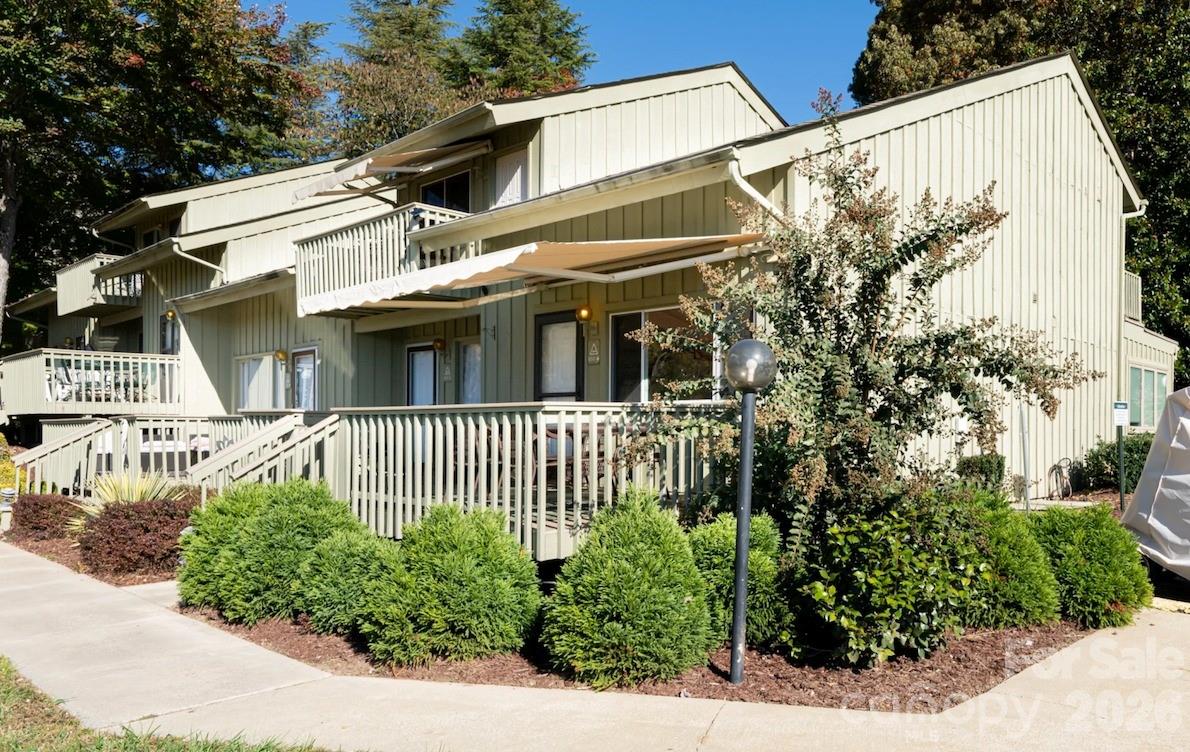 153 Fox Run Boulevard 904 Property Photo 1