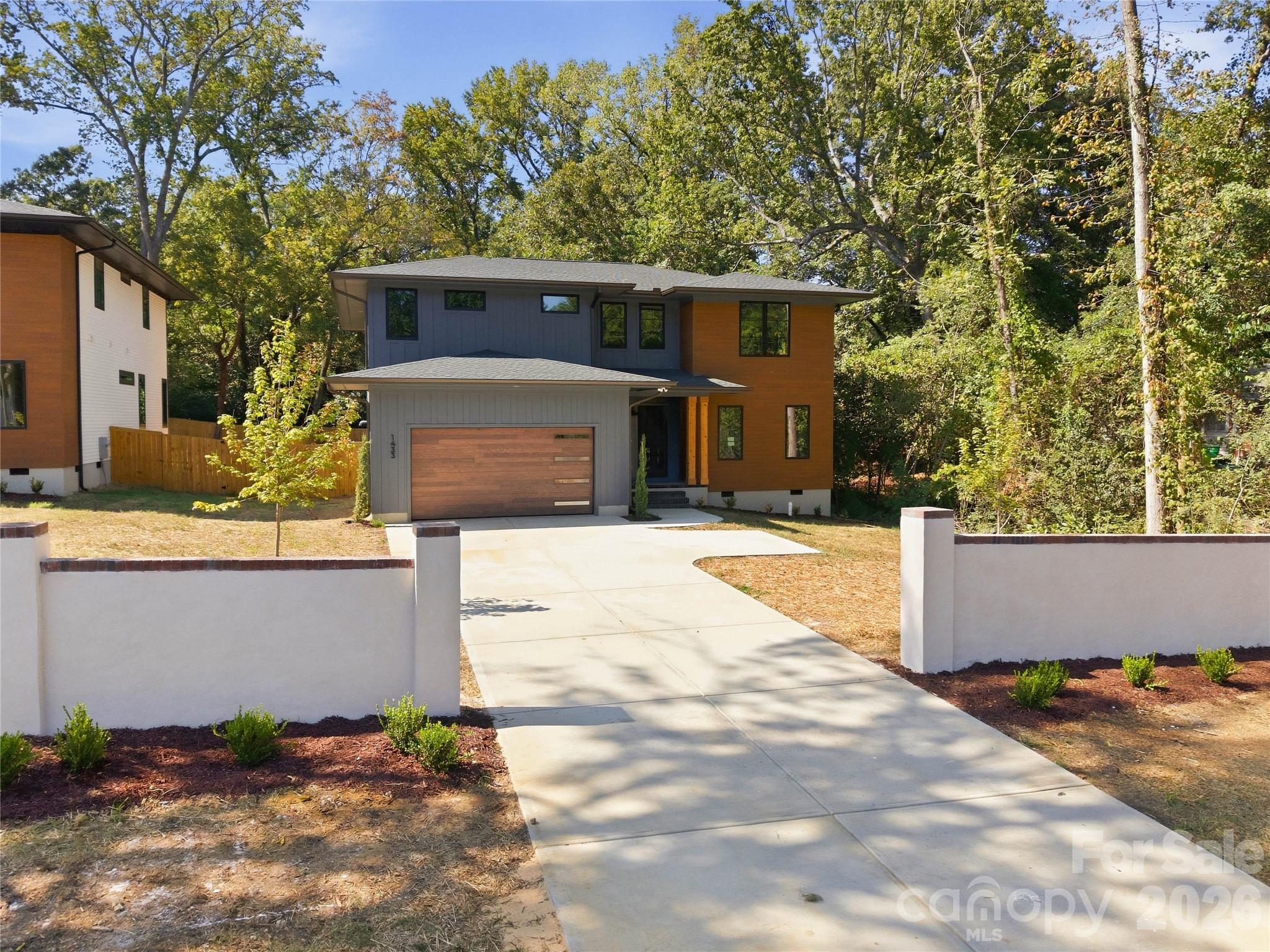 1433 N Sharon Amity Road Property Photo 2